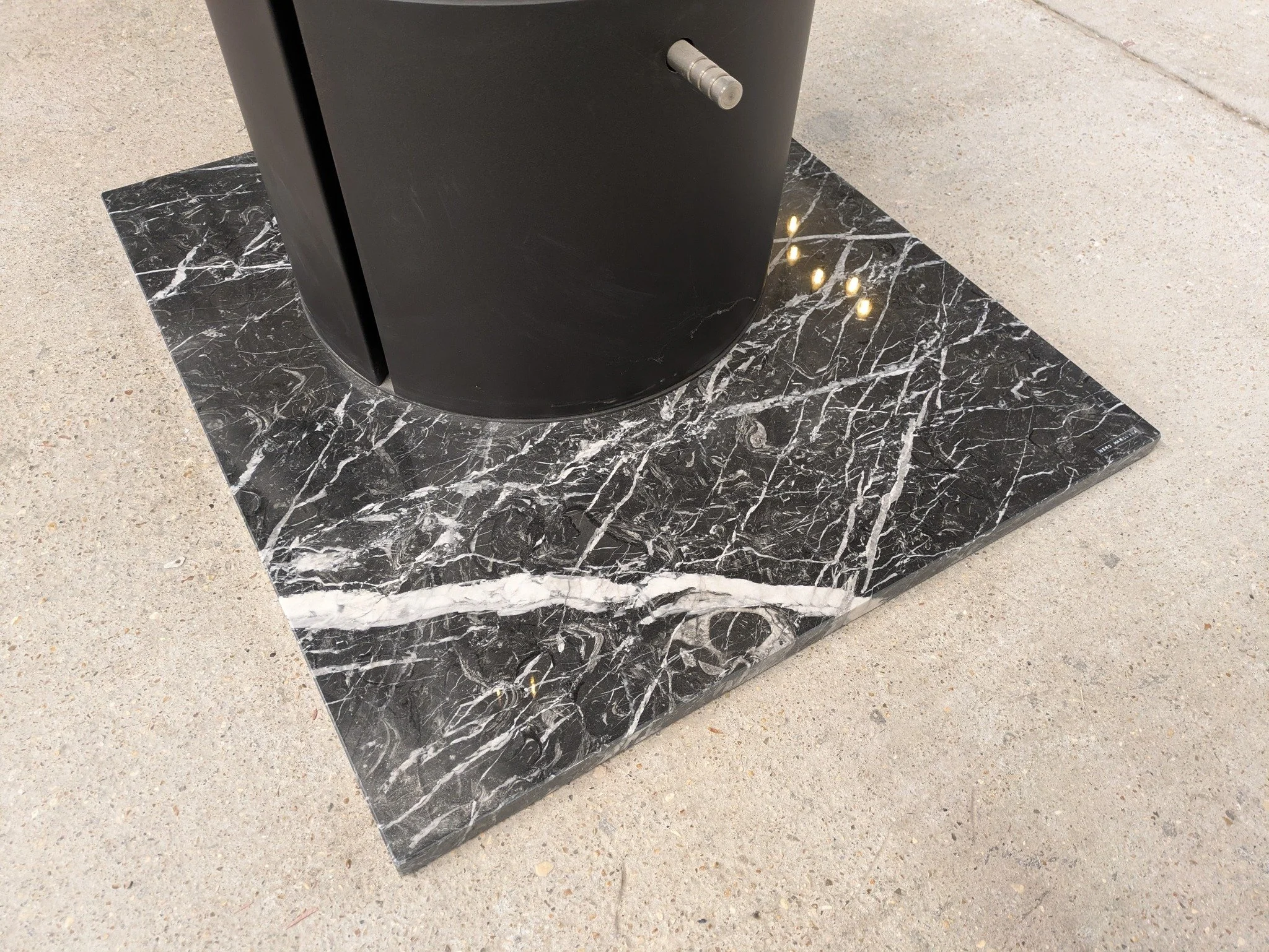 Do you make hearths...........

Yes, lots of them! In marble, granite, slate and limestone. In lots of different shapes, sizes and finishes. All make to order in our Sussex workshop.

Let us know what you need and we will make it..........

#fireplac