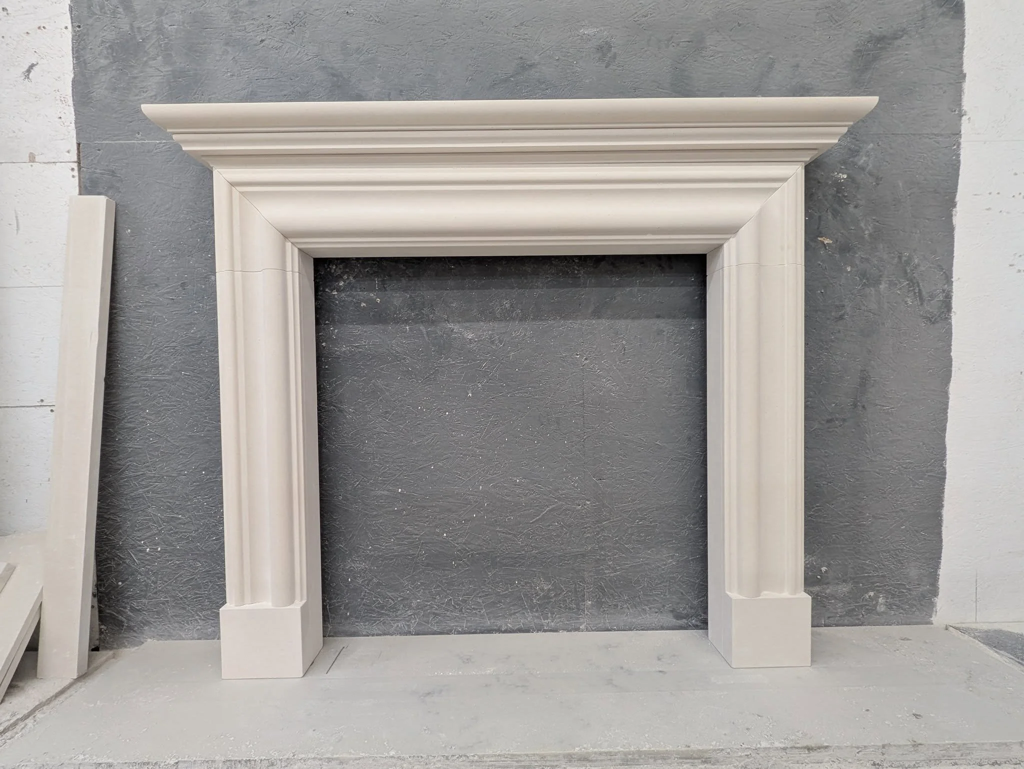 We can't make enough of these...........

The Fraser is one of our best selling fireplaces and it's easy to see why.
As always, handcrafted by our master masons in our Sussex workshop.

By quality, buy local, by handmade.........

#handmadefireplace❤
