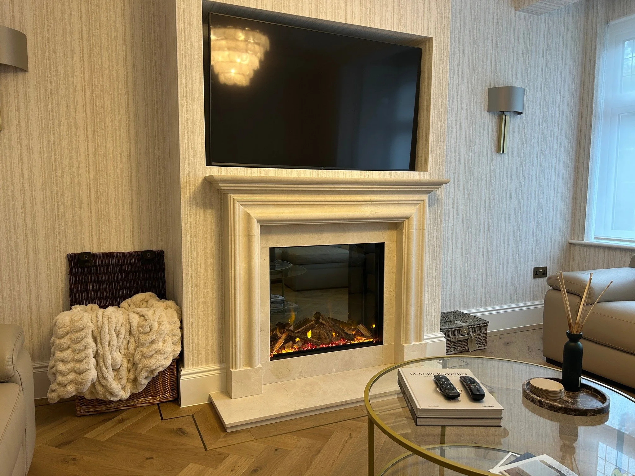 Another stunning install..........

from @somethingdifferentfireplaces in London. This is our Fraser fireplace in a beautiful Crema Marfil marble, handmade in Sussex by our master masons. What something similar? @somethingdifferentfireplaces still ha