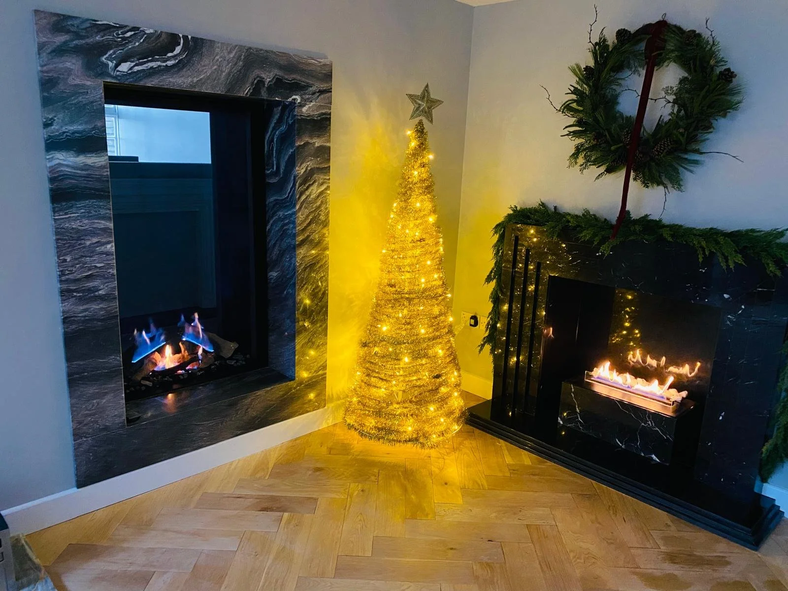 Not just for Christmas.........

Please remember that a fireplace is not just for Christmas, you can enjoy it throughout the year.....

#merrychristmas🎁 #fireplacemaker⛏ #santascoming🎅  #stonemasons⛏ #christmastree🎄 #sussexmade⛏ #noel☃️