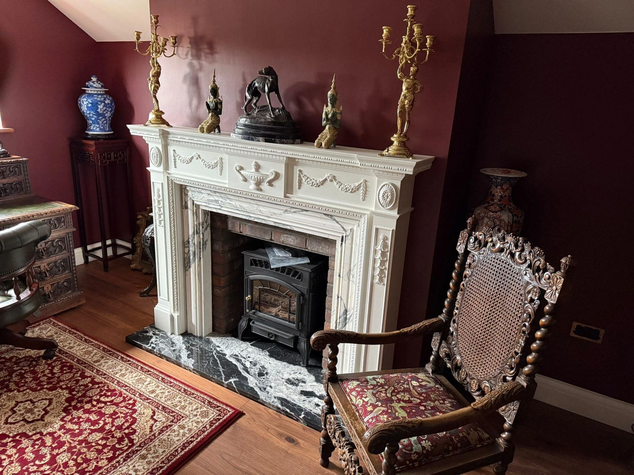 Big fireplace, small room.......

There's no reason why you can't have a large, grand fireplace in a small room. This customer wanted something really spectacular in his study, so we handcrafted this Keats fireplace for him. The fireplace features ex