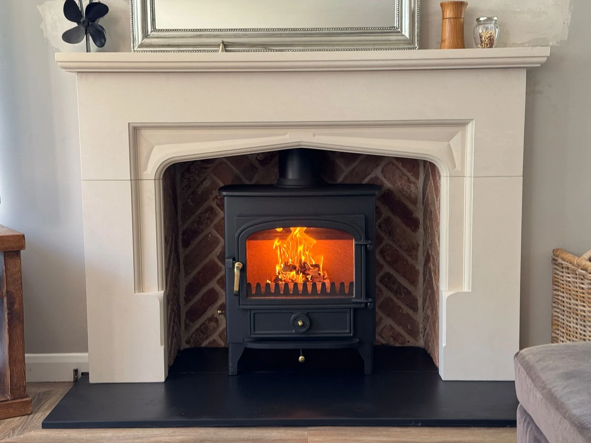 Another stunning install.............

Our friends @fireflylondon have been busy. This is our Windsor arts and craft style fireplace in limestone, matched with a Clearview stove, herringbone interior and slate hearth. We think the Firefly team have d