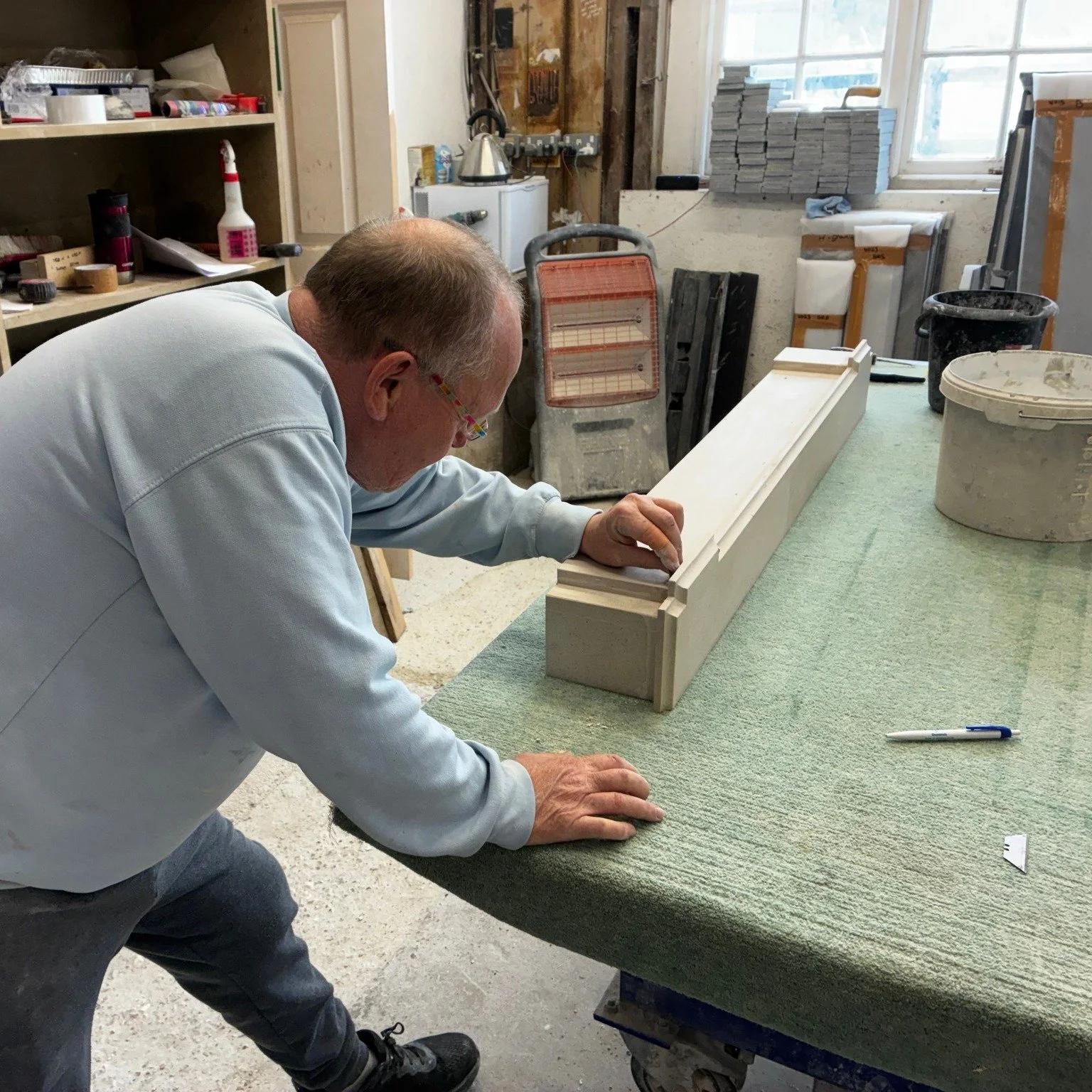 Quality is easy...........

It is if you have highly skilled staff with years of experience. Here's Kev taking this Scotney fireplace through quality control before it's signed off for delivery......

#stonefireplace #fireplace #fireplacemaker⛏⛏⛏ #qu