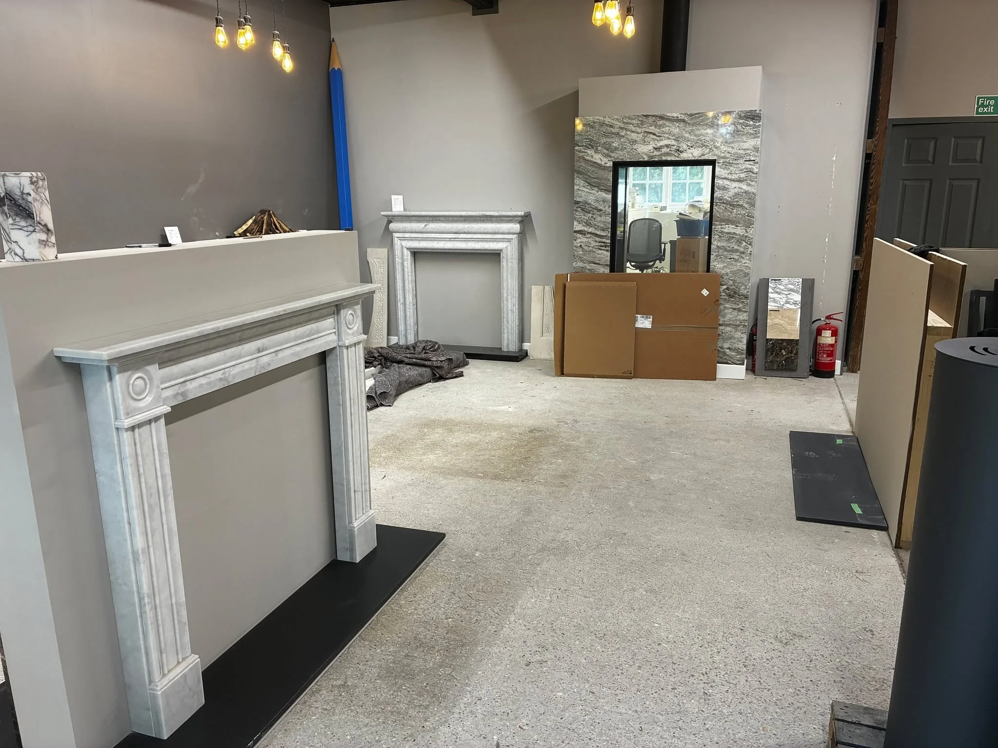 New displays incoming......

We are having a revamp in the showroom, so apologies for the mess if you're visiting. Exciting new displays coming soon..........

#fireplaceshowroom🔥#showroomrevamp #fireplace #fireplacemaker⛏ #SussexMade #limestonefire