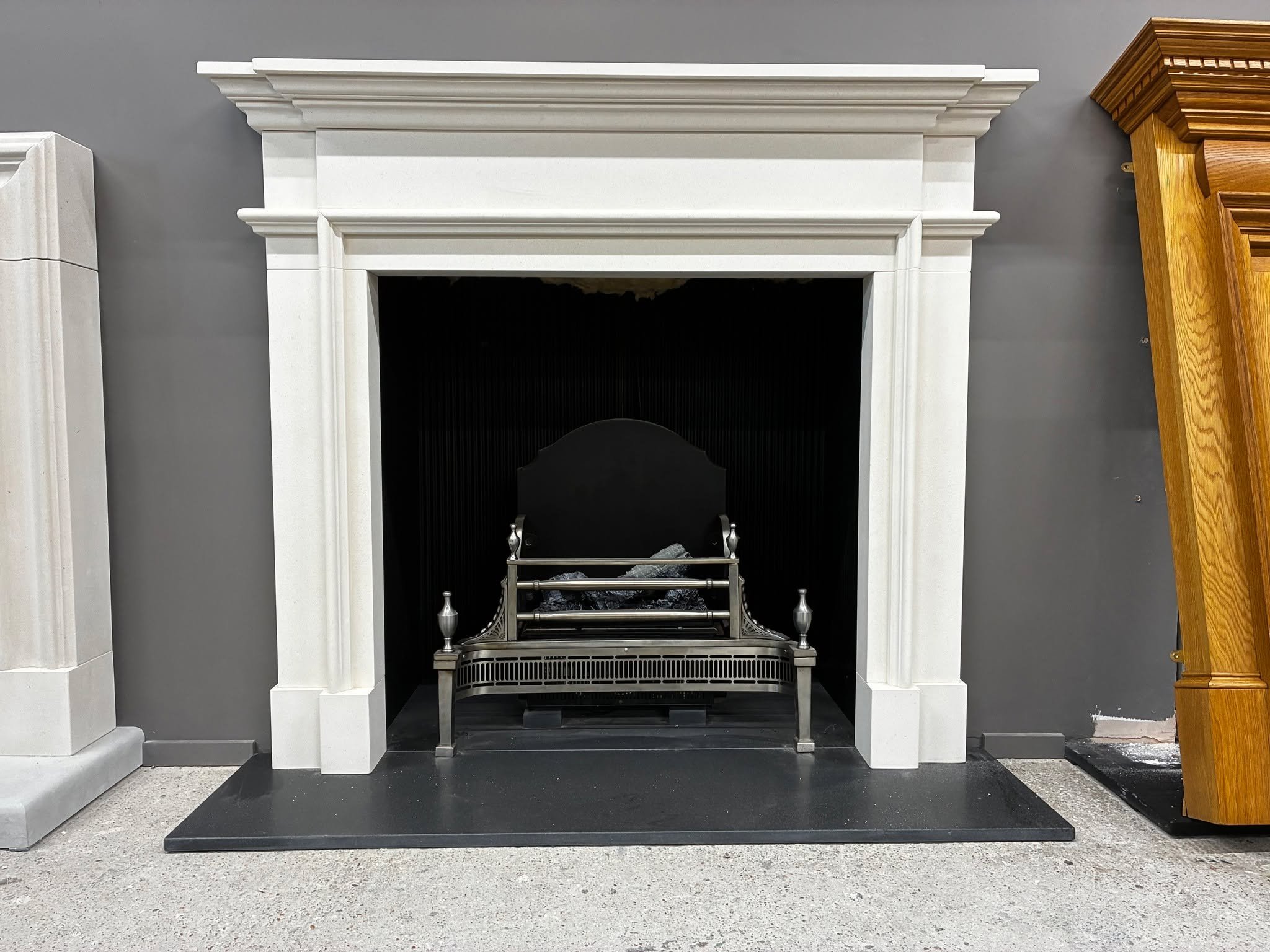 Lovely Lanark.......

One of our best selling fireplace designs, the Lanark shown here in a finely grained Aegean limestone. Matched with a traditional fire basket with Optimyst electric fire from @dimplex_living_uk 

#ClassicFireplace 🔥#fireplace🔥