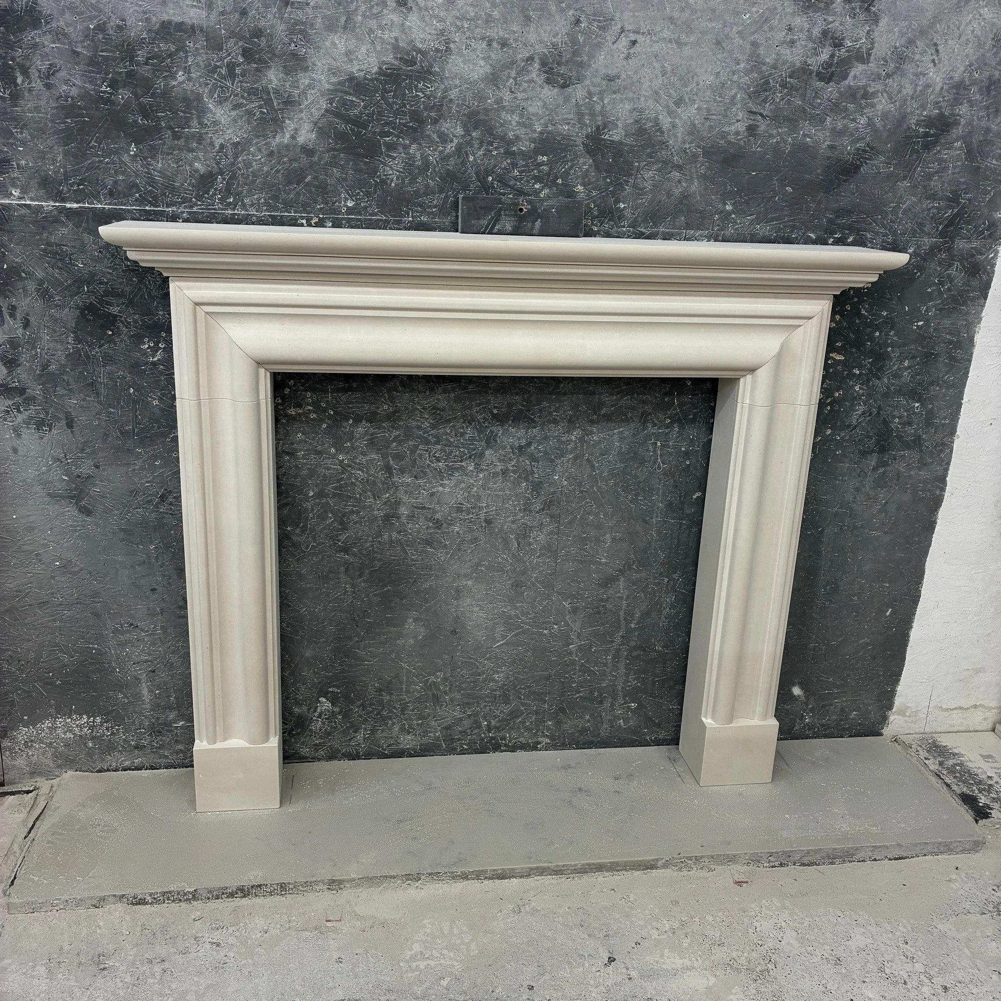 Best seller.......

People often ask us what our best selling fireplace design. It can vary from year to year, but currently it's the Fraser in limestone...........

#fireplace #madeinengland #stonemason⛏ #interiordesign #FireplaceShowroom🔥 #interio