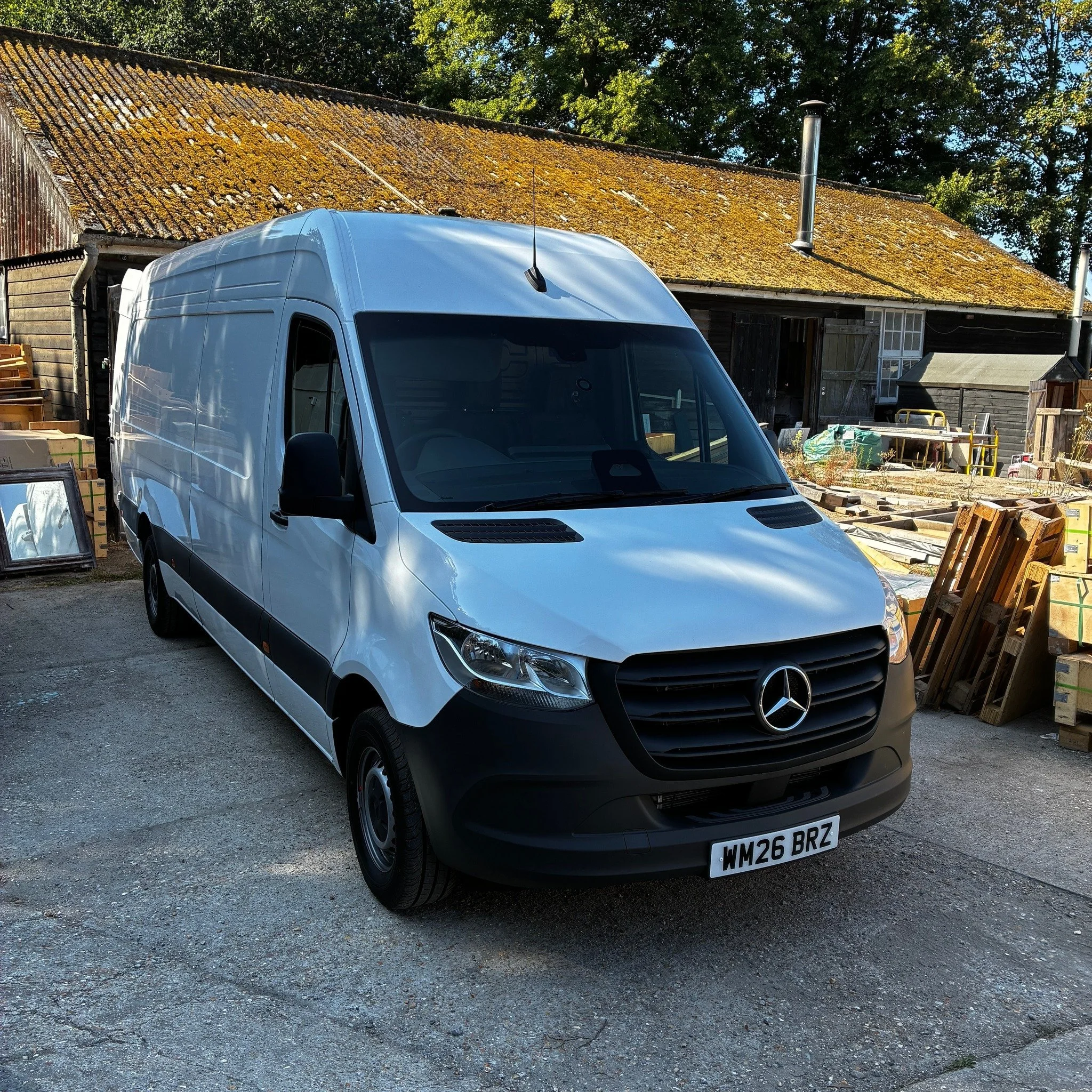New van day..........

Looking nice in the early morning dappled sunshine, here's the latest addition to the Classic Mantels fleet. With ever rising fuel costs, we think it's important to invest in the most efficient delivery van that we can......

#