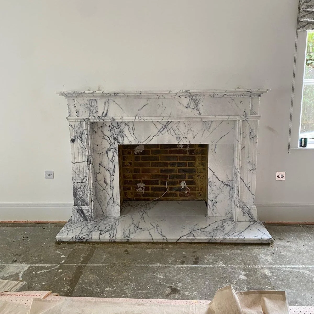 @smithbrook_fireplaces smash it again......

A lovely install of one of our beautiful Hoffman fireplaces handmade in a stunning Lilac Mlas marble, well done the Smithbrook team........

#MarbleFireplace #fireplacemaker🔥⛏ #bespokefireplace #Fireplace