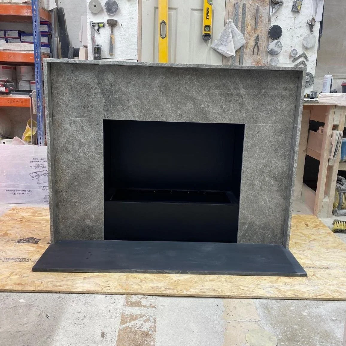 Sneak preview............

If you're heading to @decorex_international next week, then look out for something special on our friends @planikafires stand. It's where craft meets tech.

11 - 14 Oct 202 - Olympia London - Stand A30

#fireplacemaker⛏ #bi