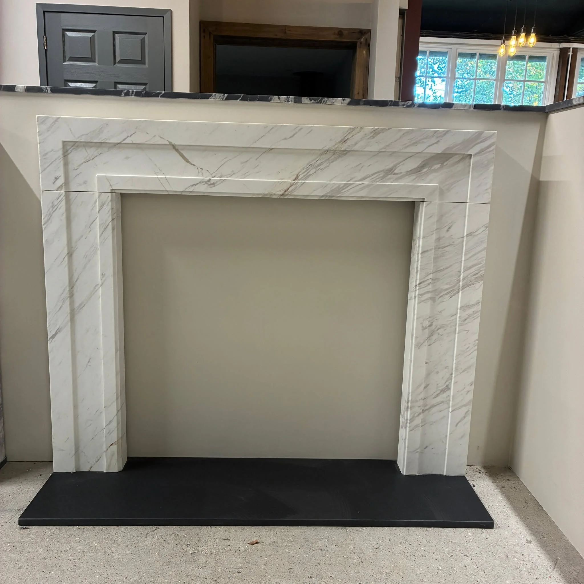 SALE TIME........

To make way for some new displays in our Arundel showroom, we need to clear a few ex-display fireplaces at unbeatable prices.........

Starting off with this rather nice Classic Stone Goring in a beautiful Volakas marble.

WAS &pou