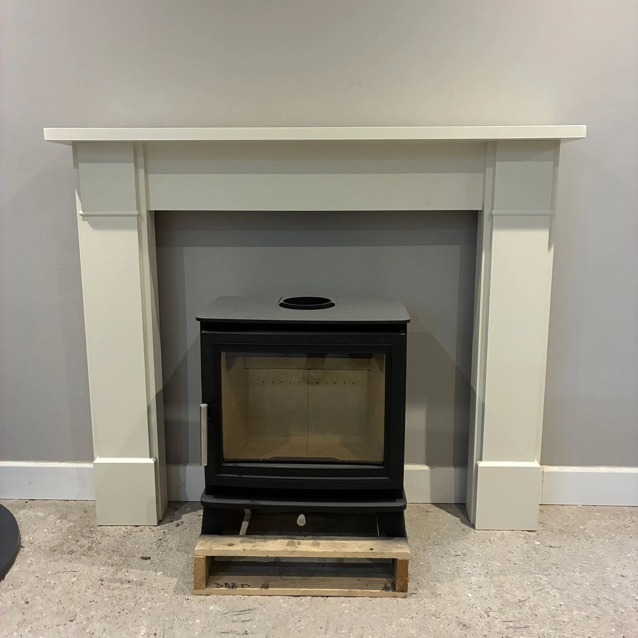 SALE TIME 7........

To make way for some new displays in our Arundel showroom, we need to clear a few ex-display fireplaces at unbeatable prices.........

Here's another timber surround, this time painted in off-white. 

WAS &pound;899.00 / SAVE 65%