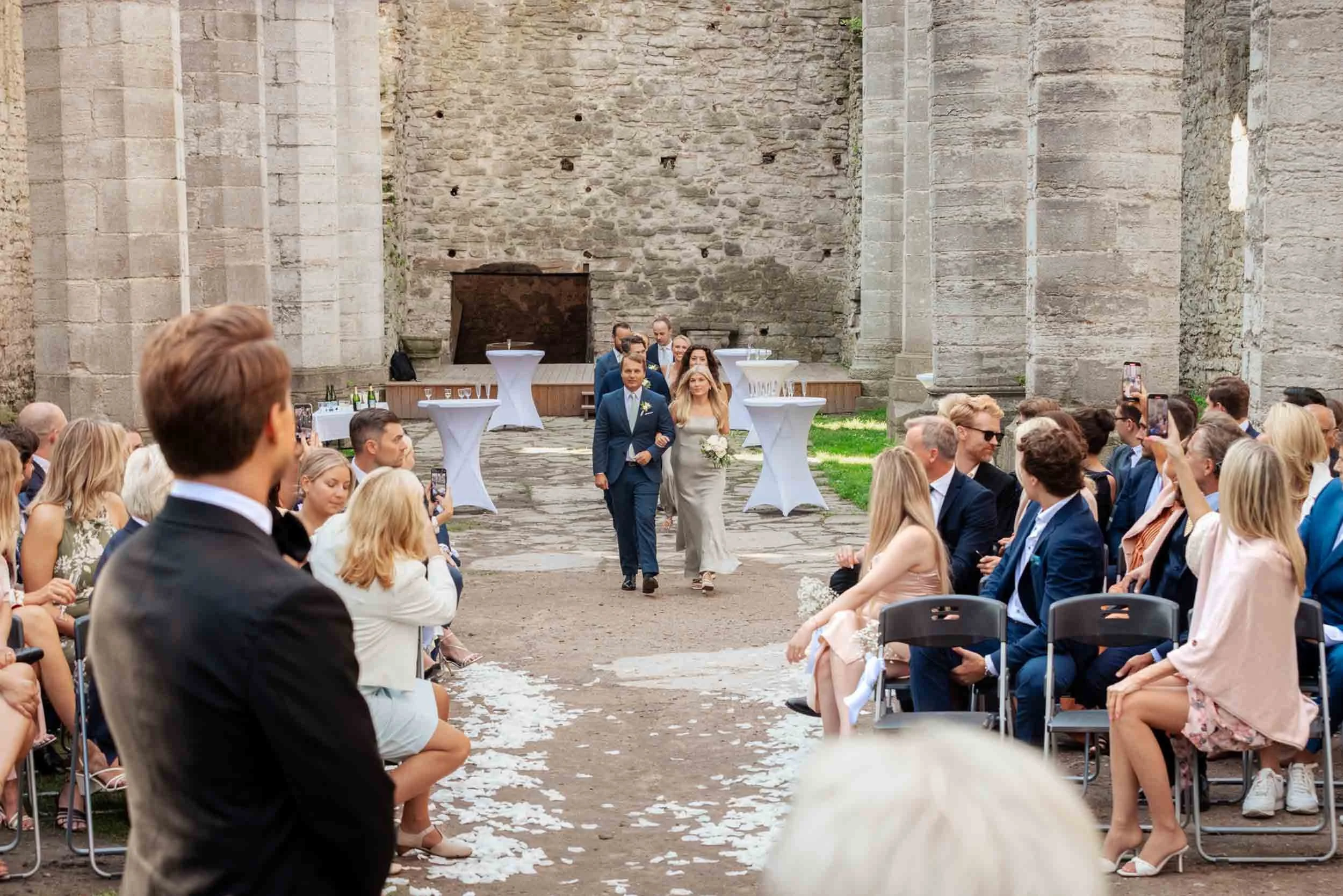 Bröllop på Gotland – guide för er som planerar utifrån