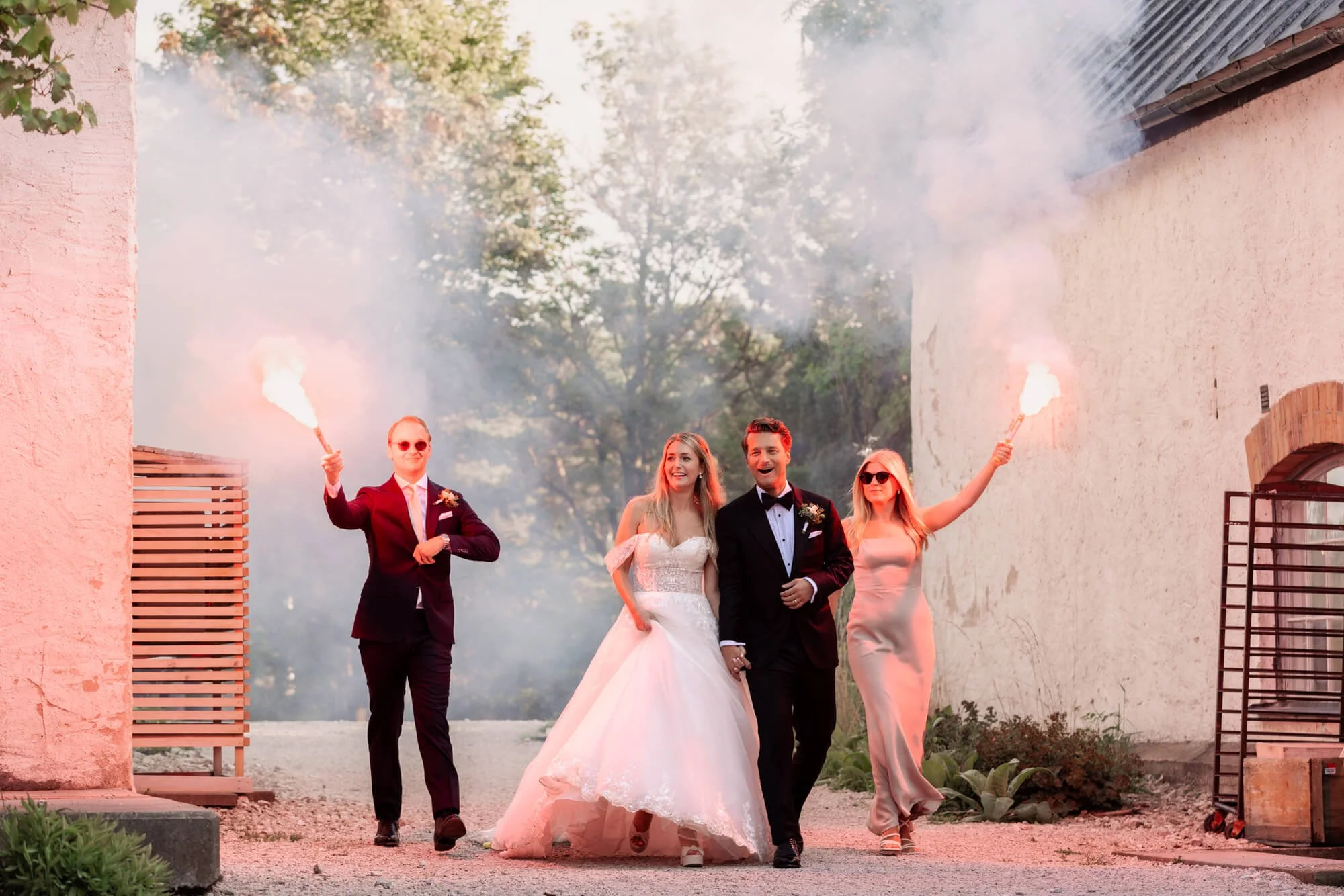 Toastmadame och toastmaster gör entré