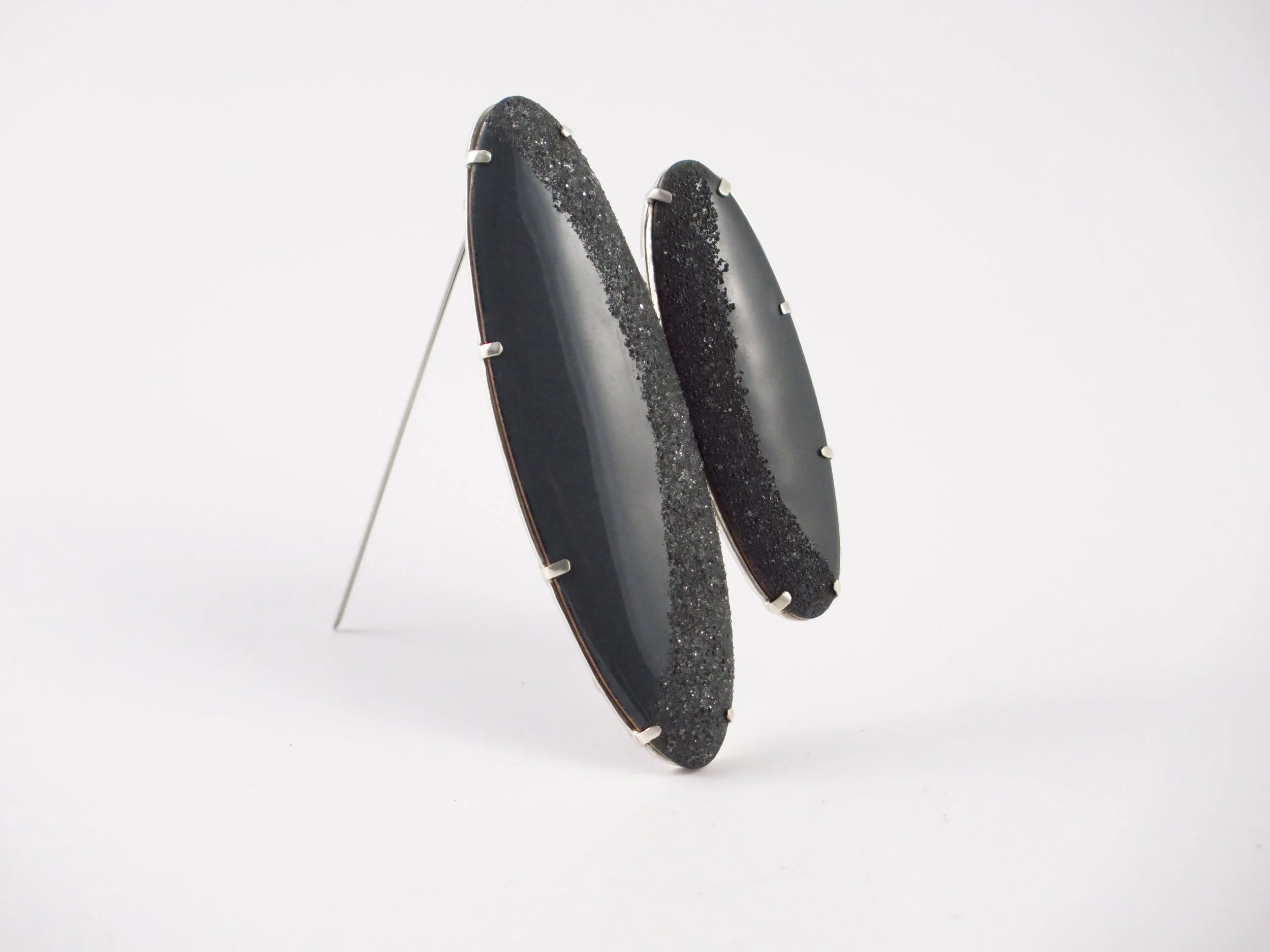 Untitled (Brooch)
Sterling silver, copper, enamel, glass highway beads
3” x 1.5” x .5”