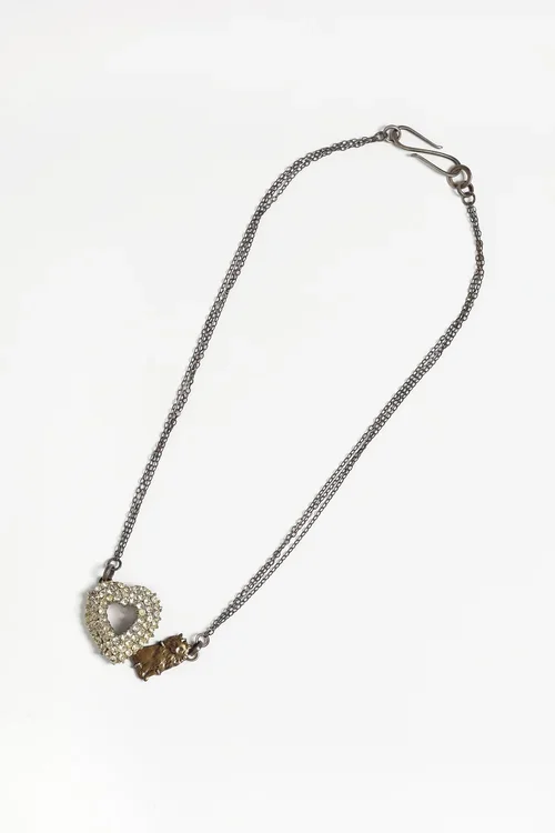 Kathleen-Kennedy-Heart+and+Cat+Necklace-Artist+Project-PhotoCredit-DHH.webp