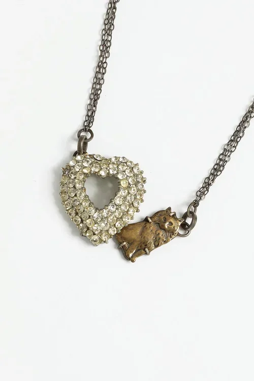 Kathleen-Kennedy-Heart+and+Cat+Necklace-detail-Artist+Project-PhotoCredit-DHH.webp