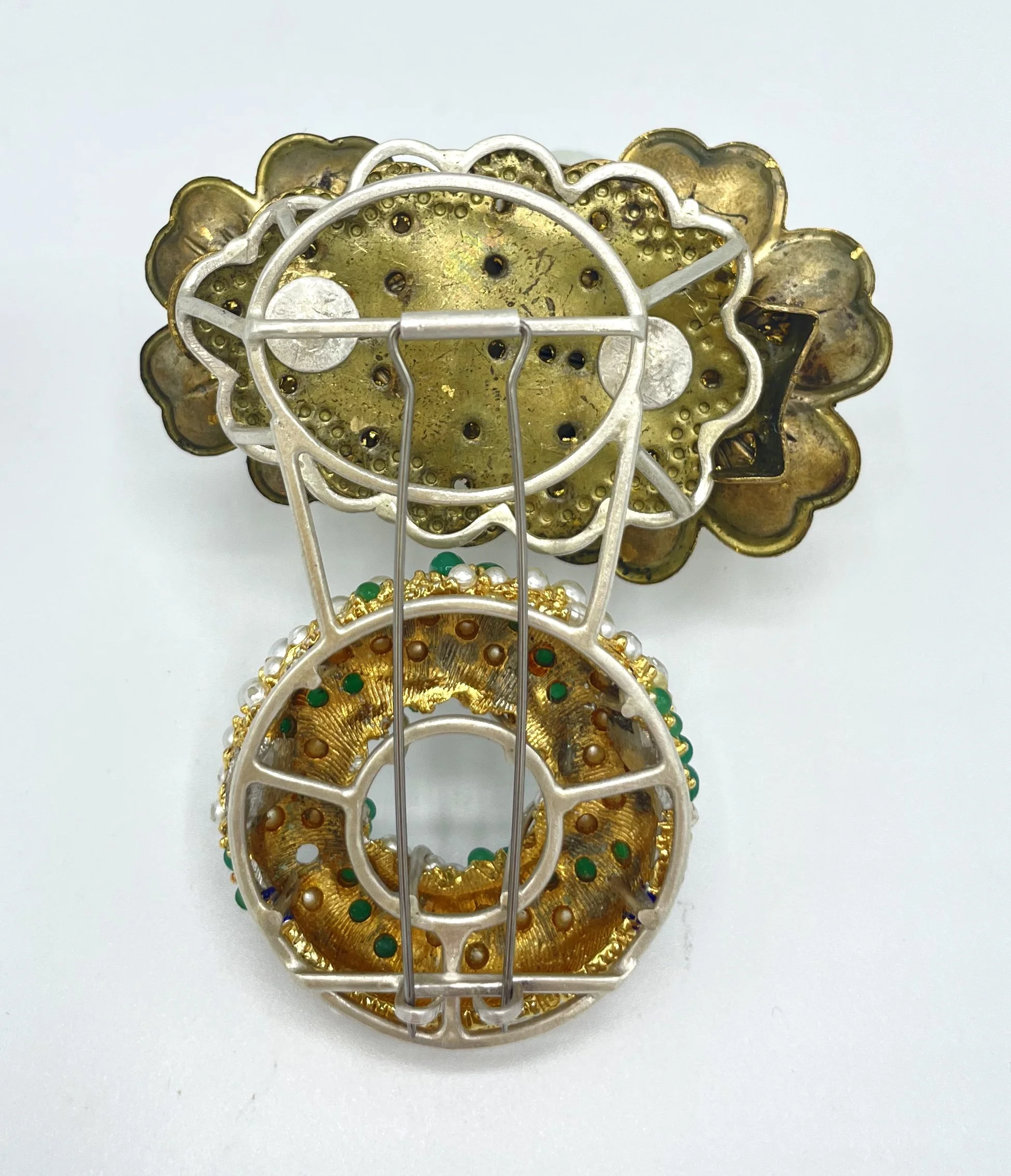 RJM Daisy Face Brooch Back.jpg