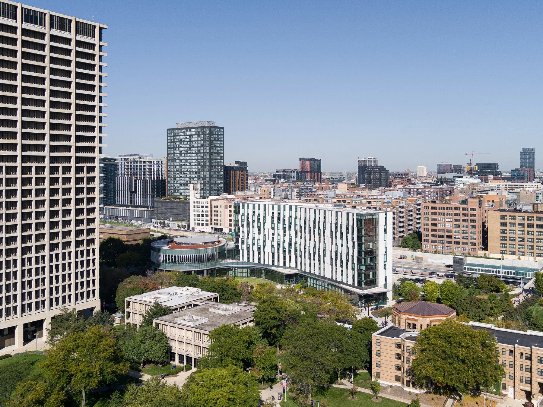 UIC Academic and Residential Complex on the east campus beside University Hall, by SCB - architectural photographer Chicago Illinois