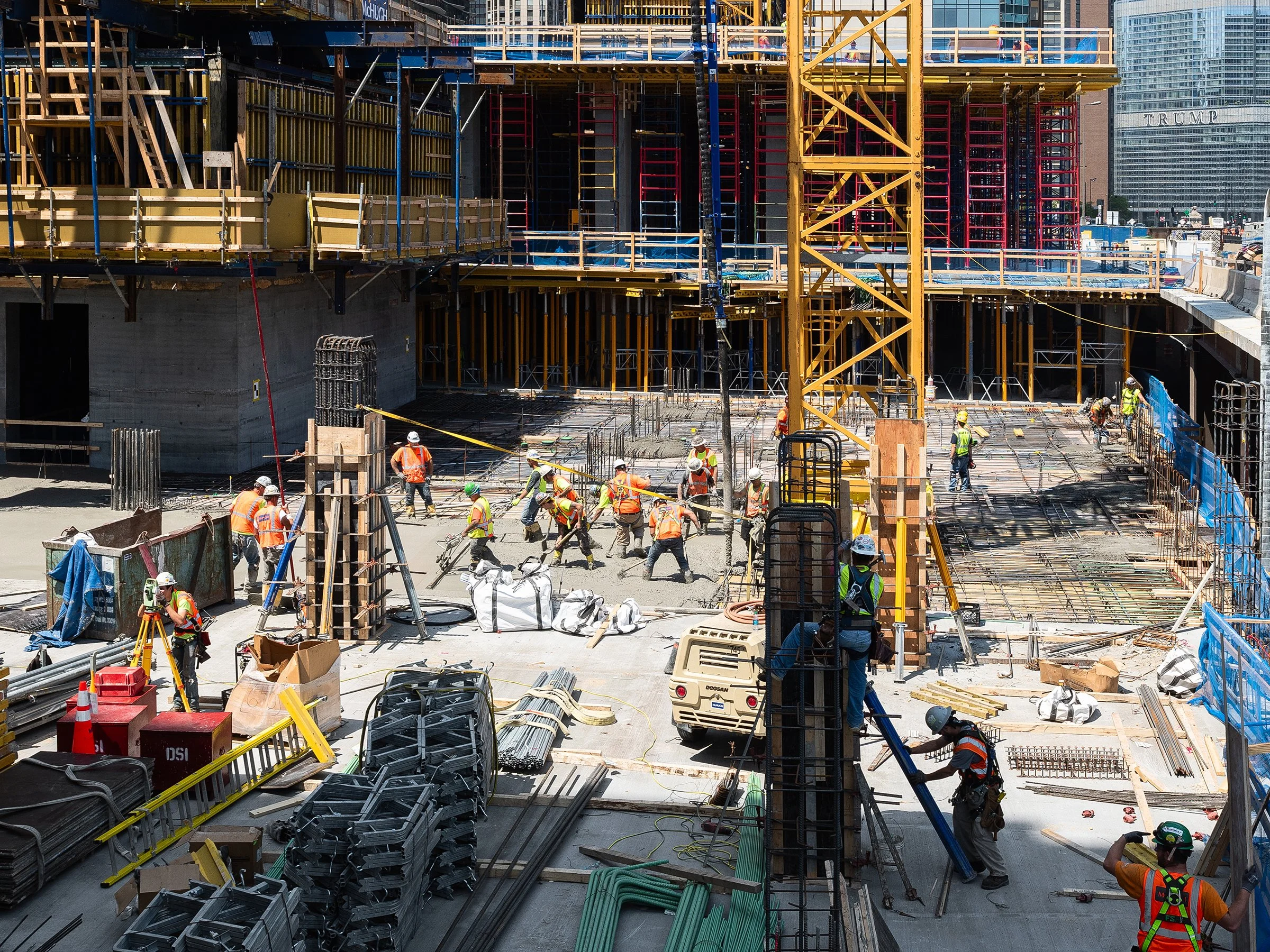 What B2B Decision-Makers Actually Want in Cold Outreach: 8 Professionals Share What Works