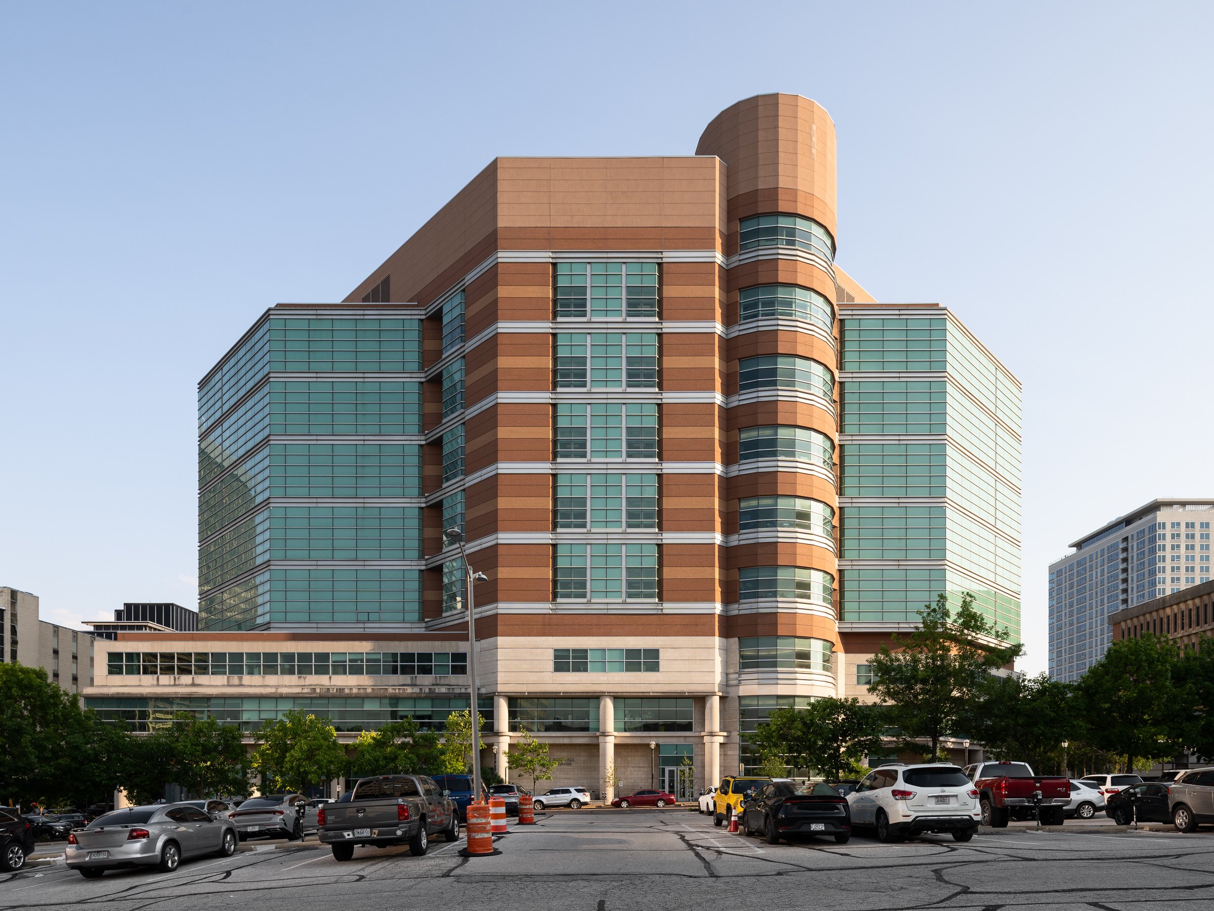 St. Louis County Justice Center brick and limestone office tower facade by HOK, Clayton Missouri - architectural photographer St. Louis