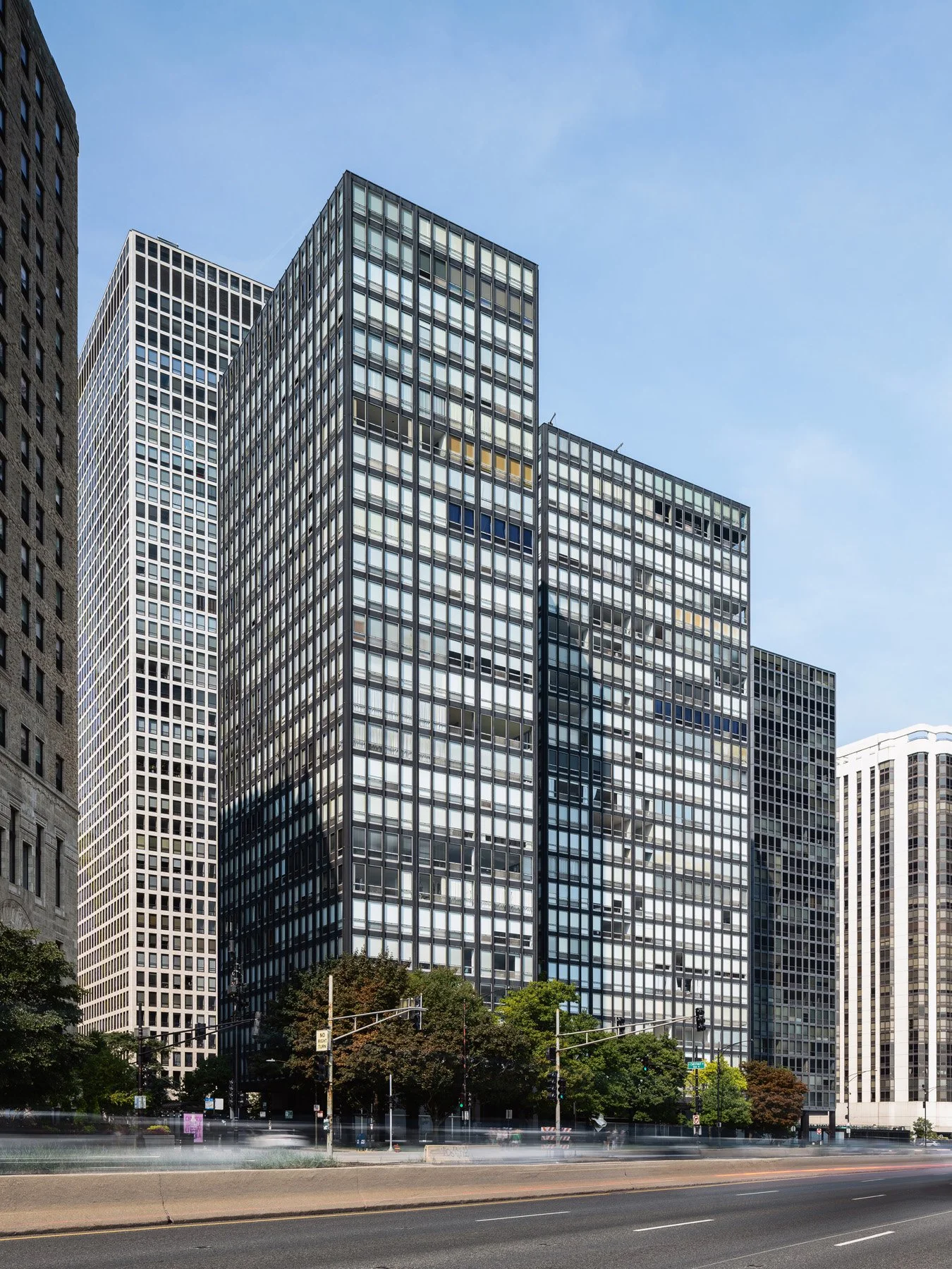 860-880 Lake Shore Drive — Ludwig Mies van der Rohe — Chicago IL