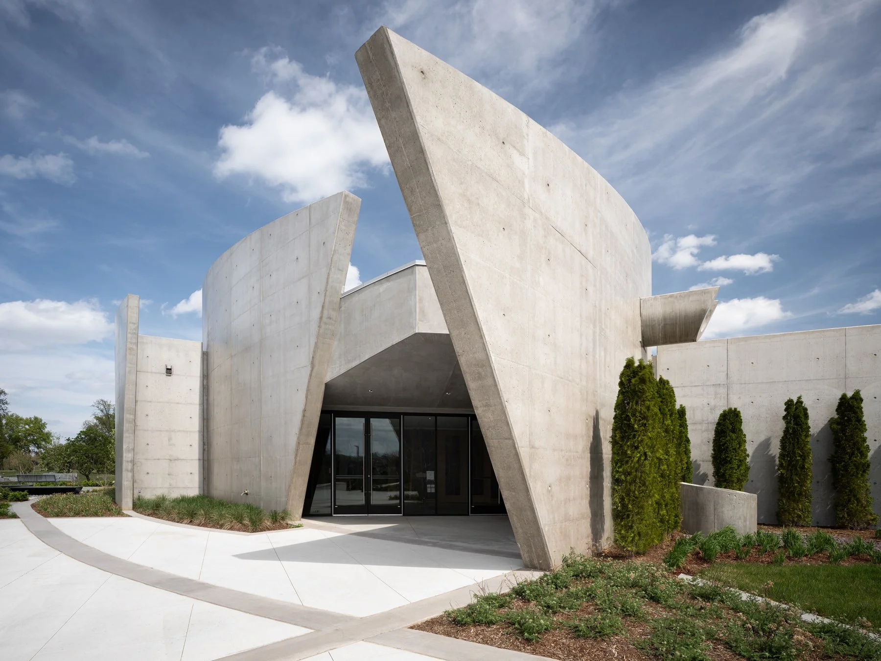 Chapel of the Risen Christ angled entrance walls framing glass doors, by Design Alliance Architects - architectural photographer St. Louis Missouri