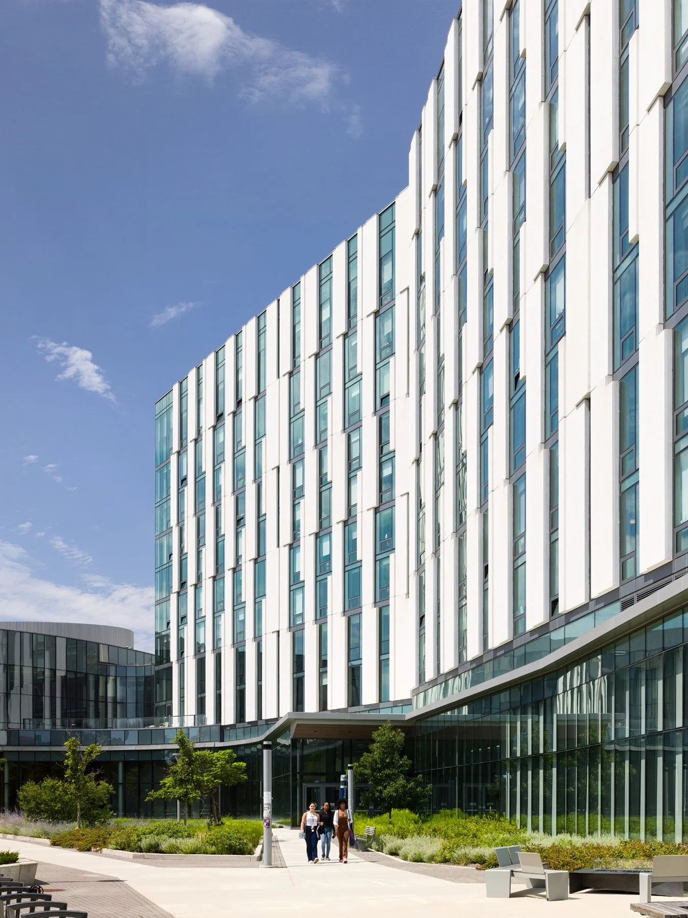 UIC Academic and Residential Complex courtyard walk and plaza planting, landscape by site design group - architectural photographer Chicago Illinois