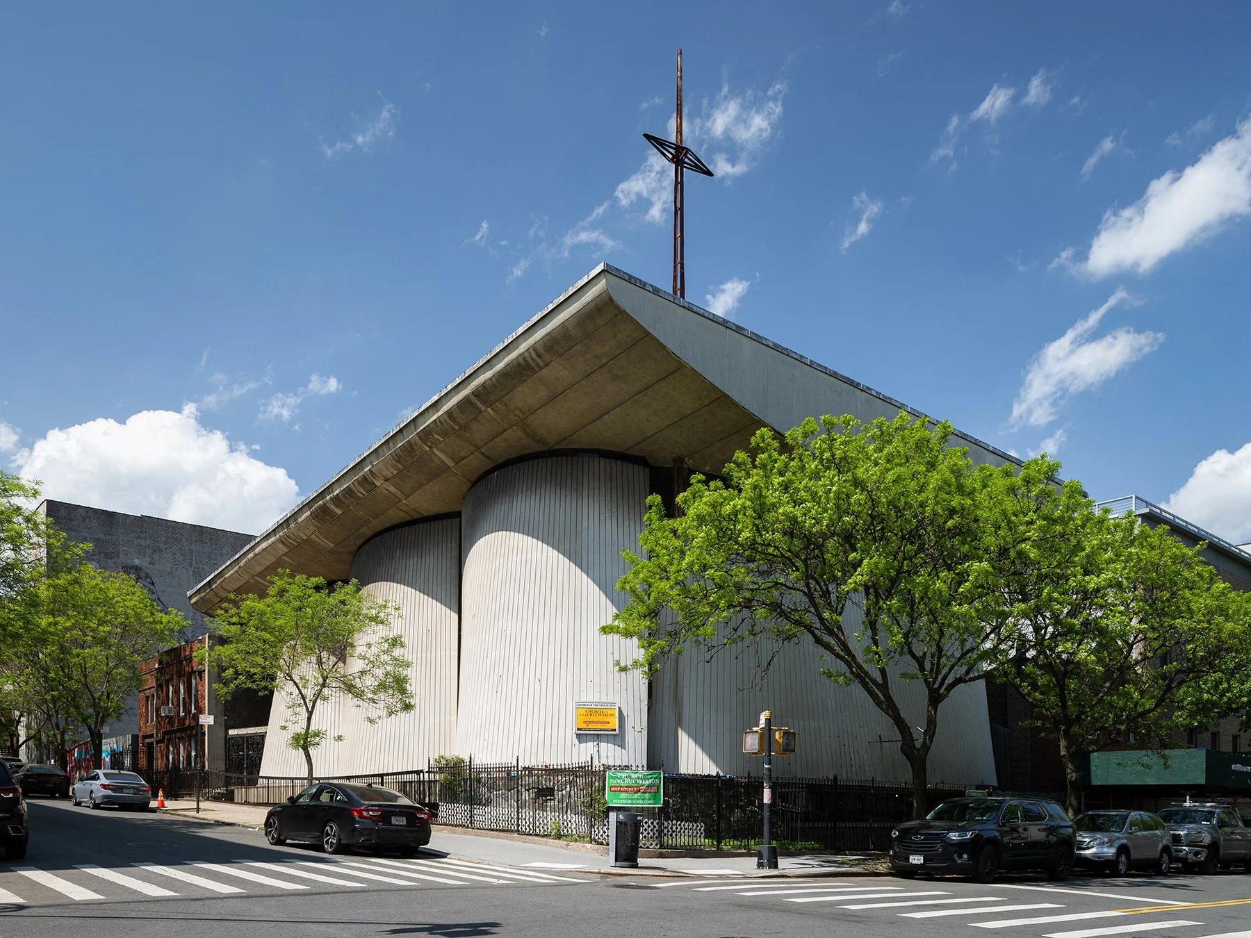 Church of the Crucifixion exterior corner, concrete undulating walls and cantilevered roof by Costas Machlouzarides, New York New York - architectural photographer New York