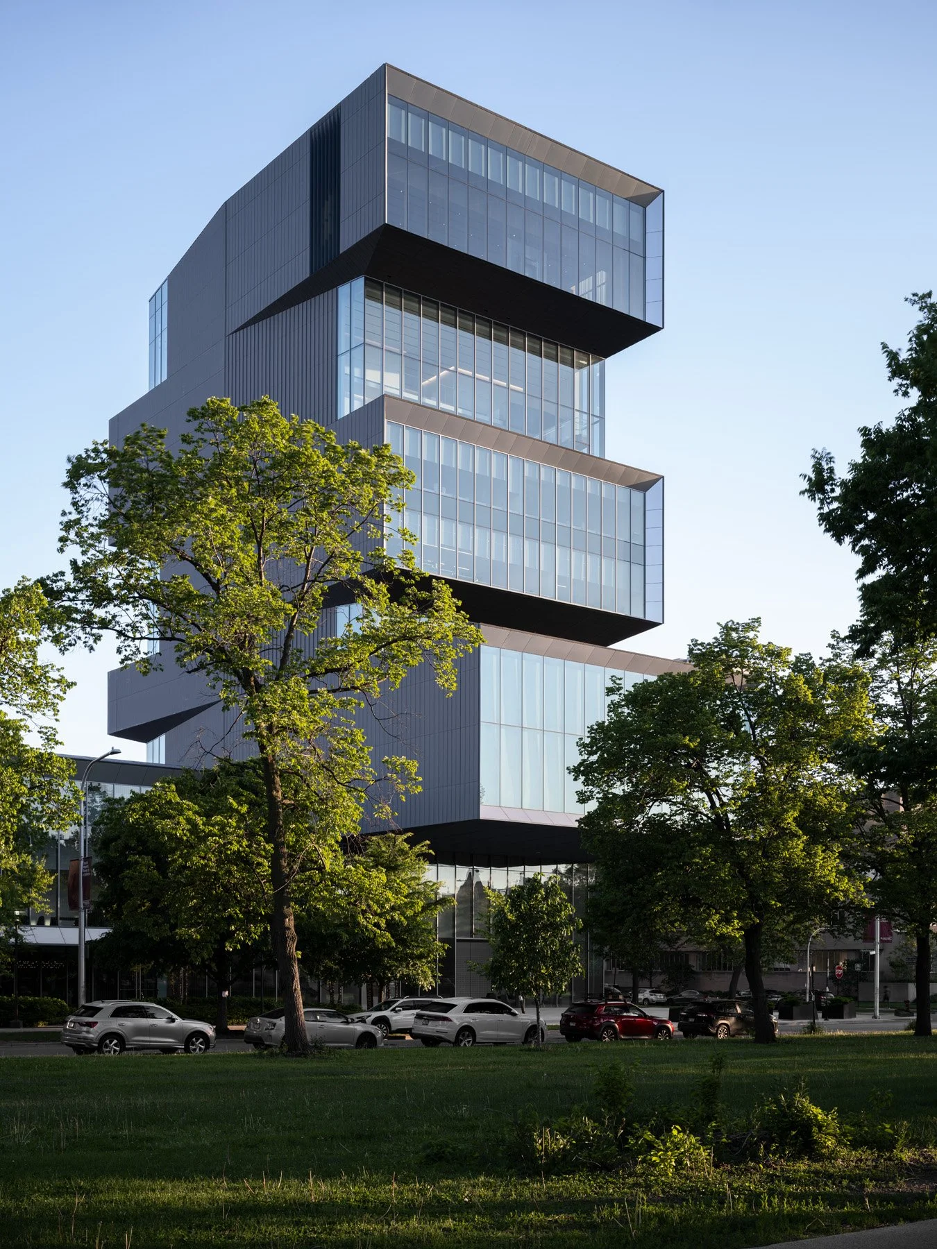 David Rubenstein Forum tower across the Midway Plaisance in evening light by Diller Scofidio + Renfro - architectural photographer Chicago Illinois