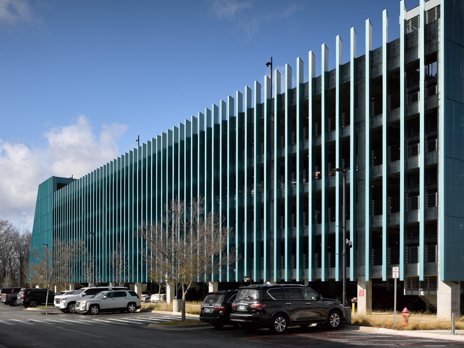 Crystal Bridges Parking long oblique elevation of the full fin facade, by Marlon Blackwell - architectural photographer Bentonville Arkansas