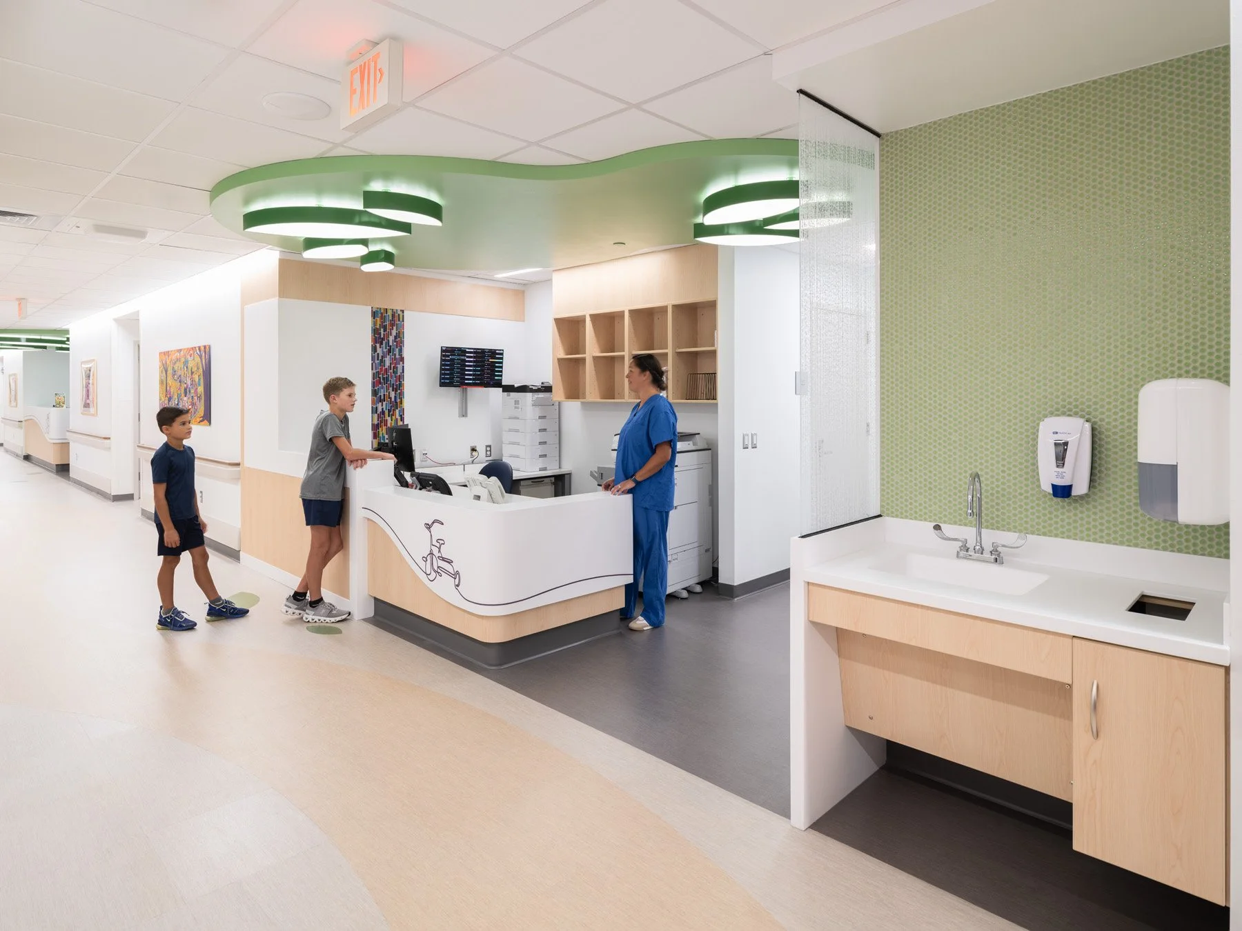 St. Louis Children’s Hospital satellite nurse station and tiled handwashing sink, by CannonDesign - architectural photographer St. Louis Missouri