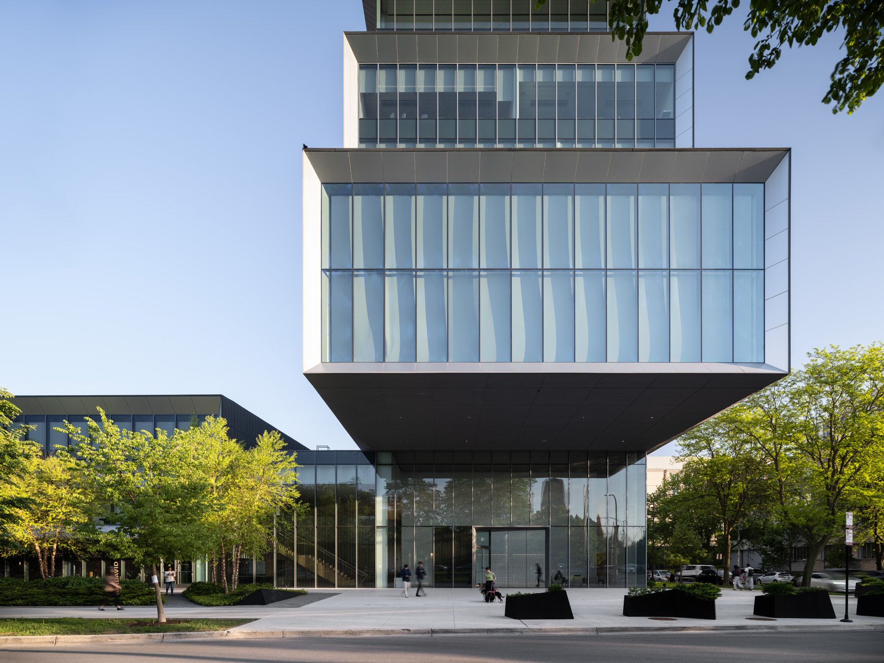 David Rubenstein Forum glass floors cantilevered over the entry lobby by Diller Scofidio + Renfro - architectural photographer Chicago Illinois