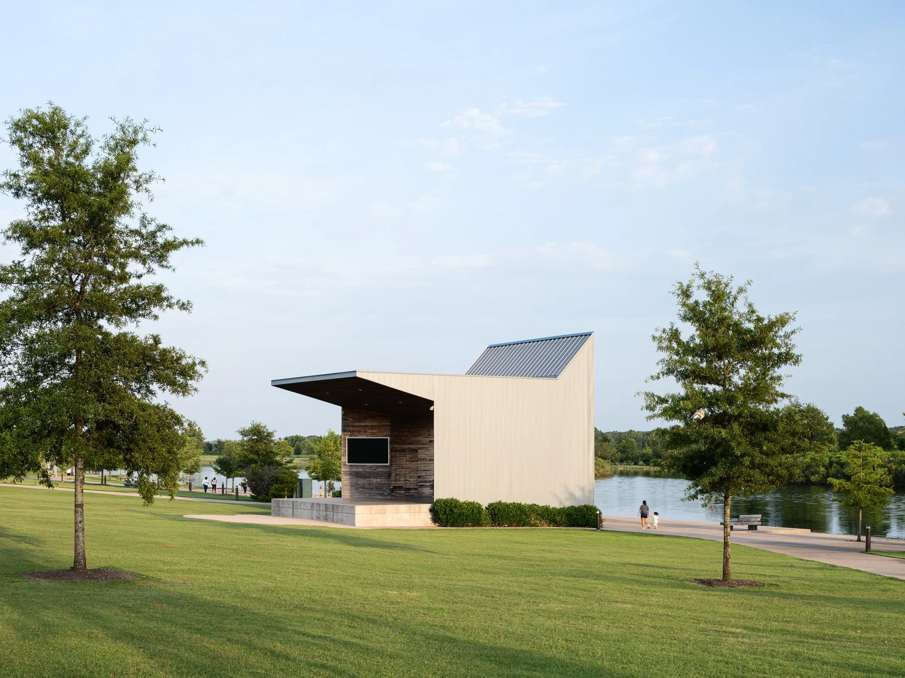 Shelby Farms Park lakeside pavilion with a single-pitch roof, by Marlon Blackwell Architects - architectural photographer Memphis Tennessee