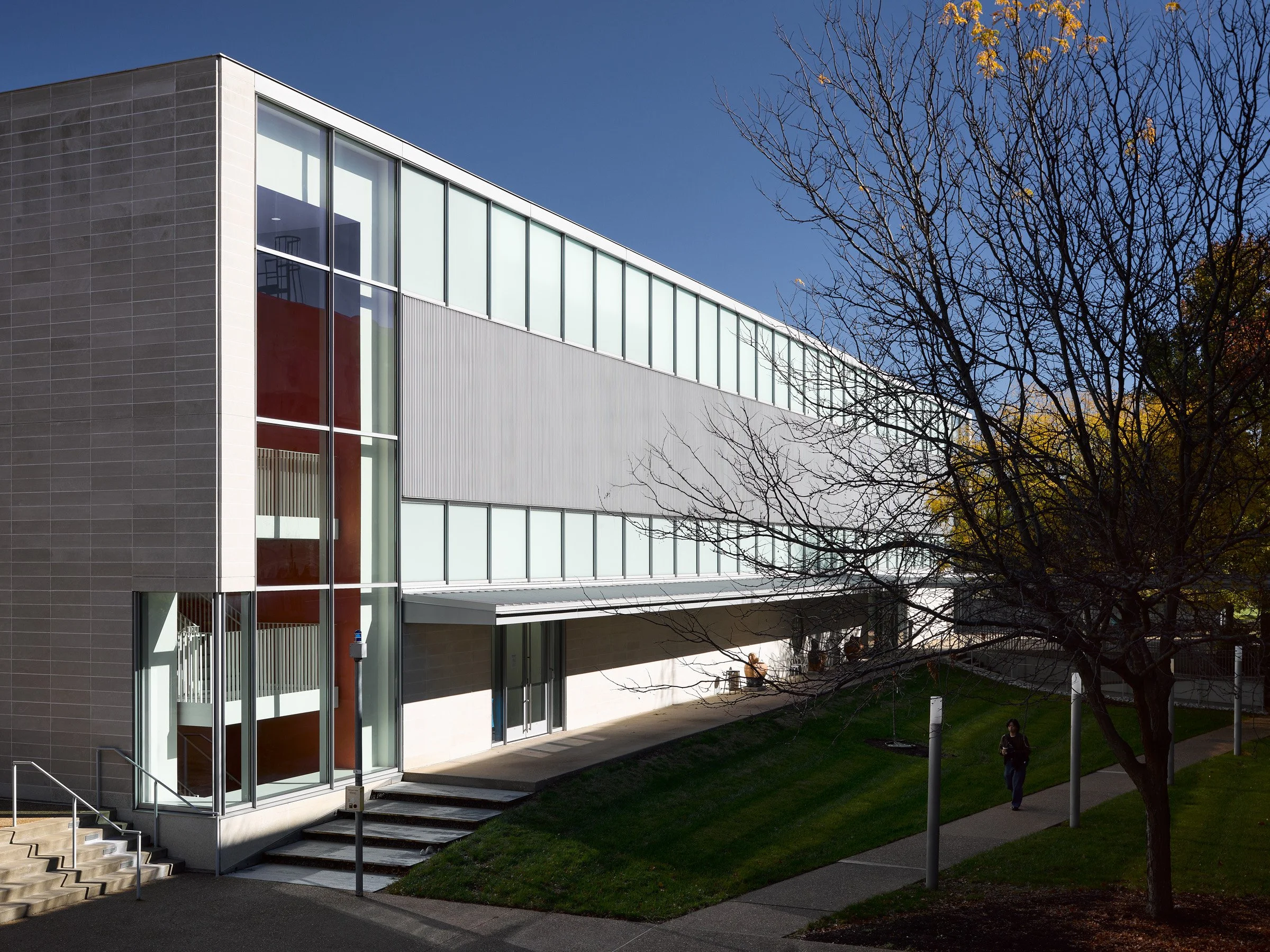 Sam Fox Arts Center Walker Hall limestone and glass rectilinear facade framing campus plaza by Fumihiko Maki, St. Louis Missouri - architectural photographer St. Louis