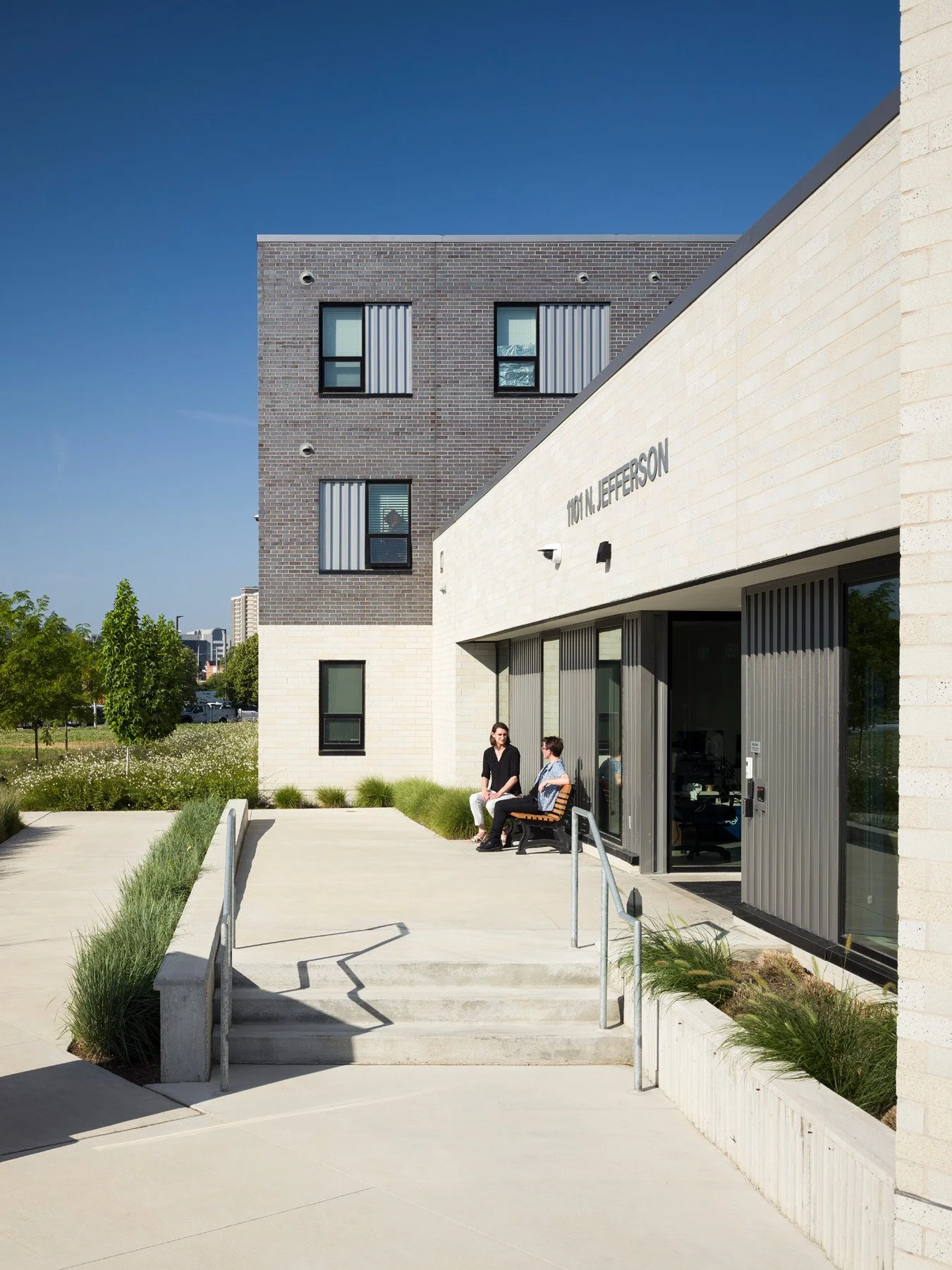 DOORWAYS 1101 N. Jefferson entry courtyard with seating, by Trivers - architectural photographer St. Louis Missouri