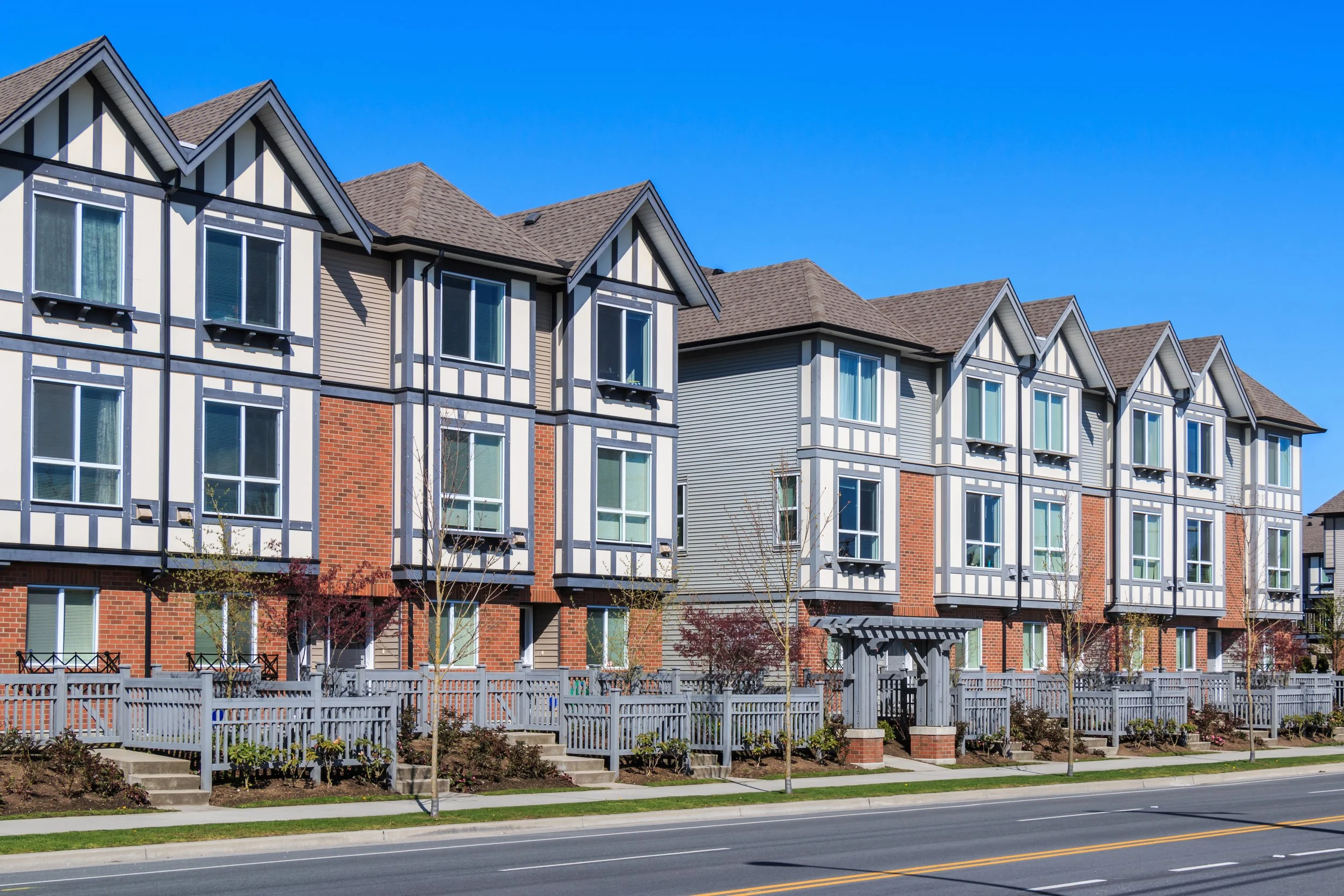 How to Invest in Real Estate and Minimize the Challenges of Owning Property
