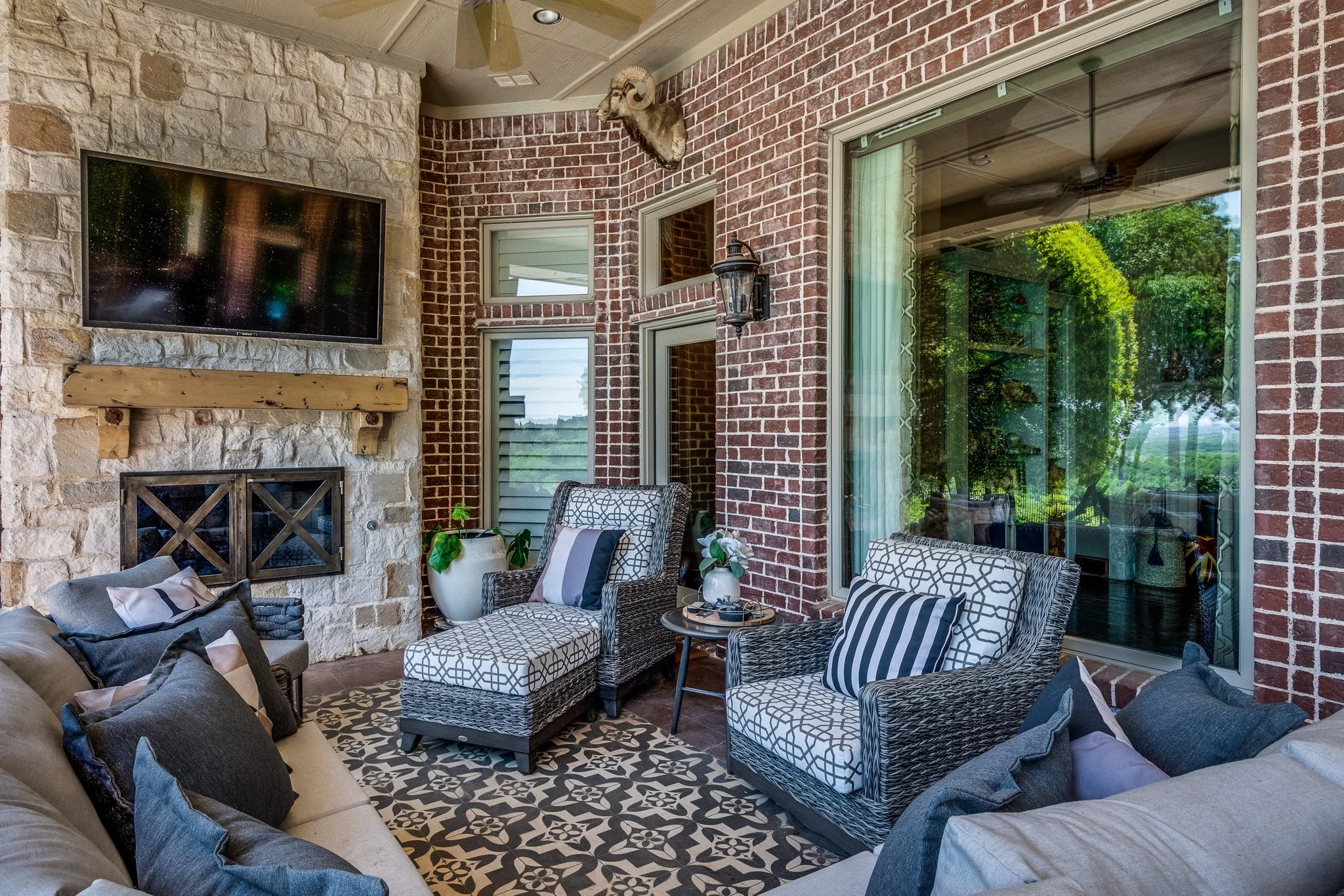 037-842BluffRidgeDrive-CedarHill-TX-75104-SMALL.jpg