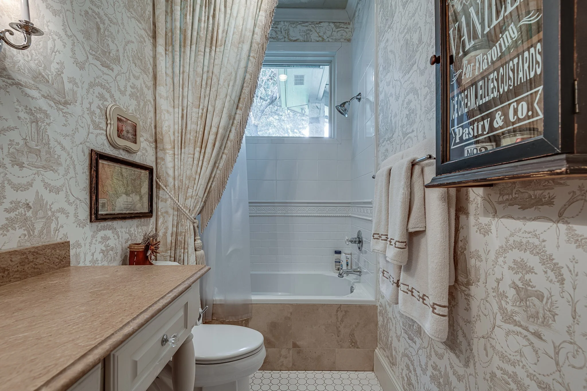 043-842BluffRidgeDrive-CedarHill-TX-75104-SMALL.jpg