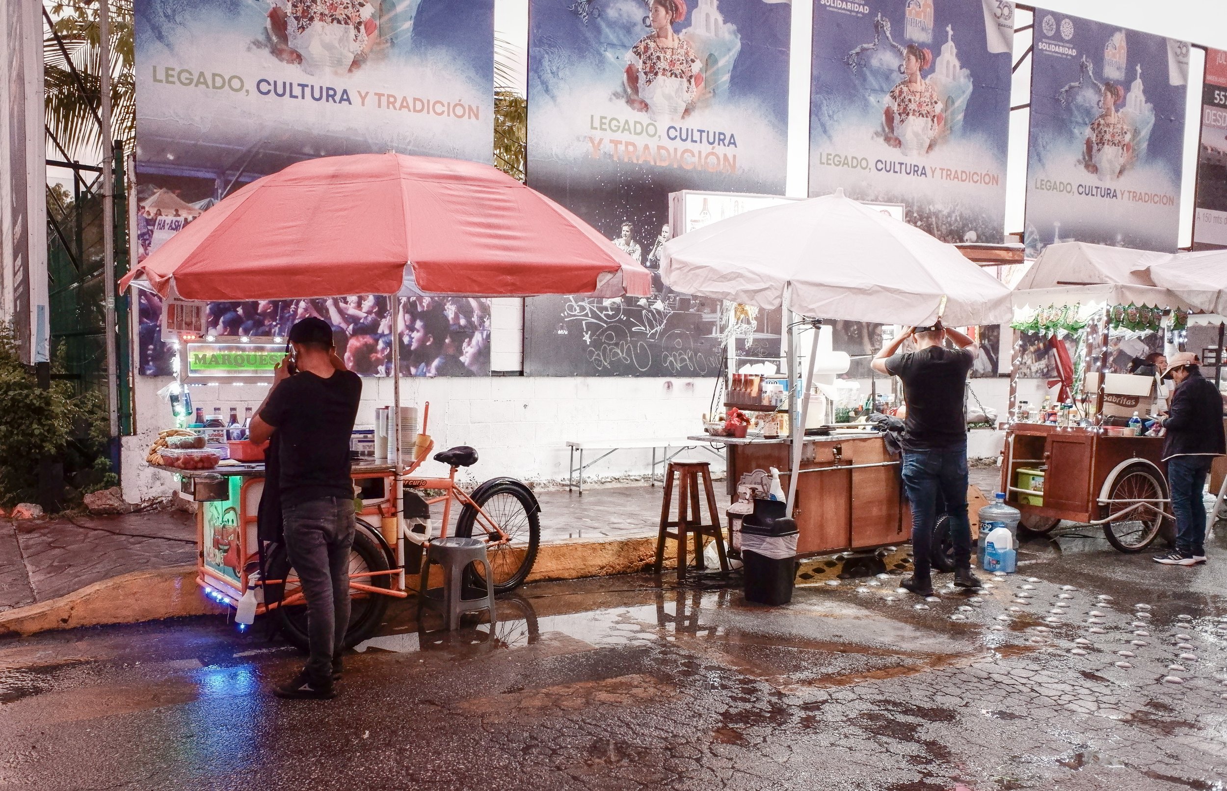 Tacos in the Rain | Mexico Street