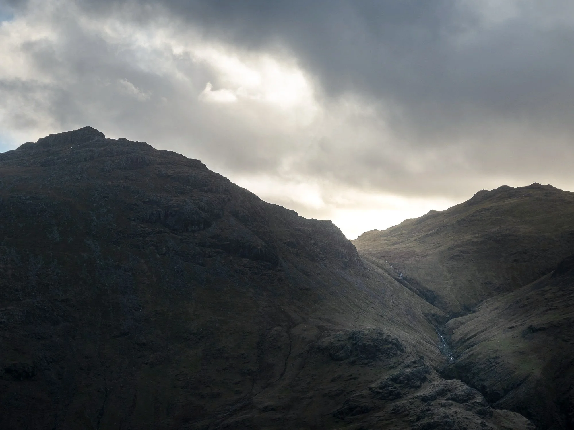 Light on the Black Wars Path | Pike o’ Blisco