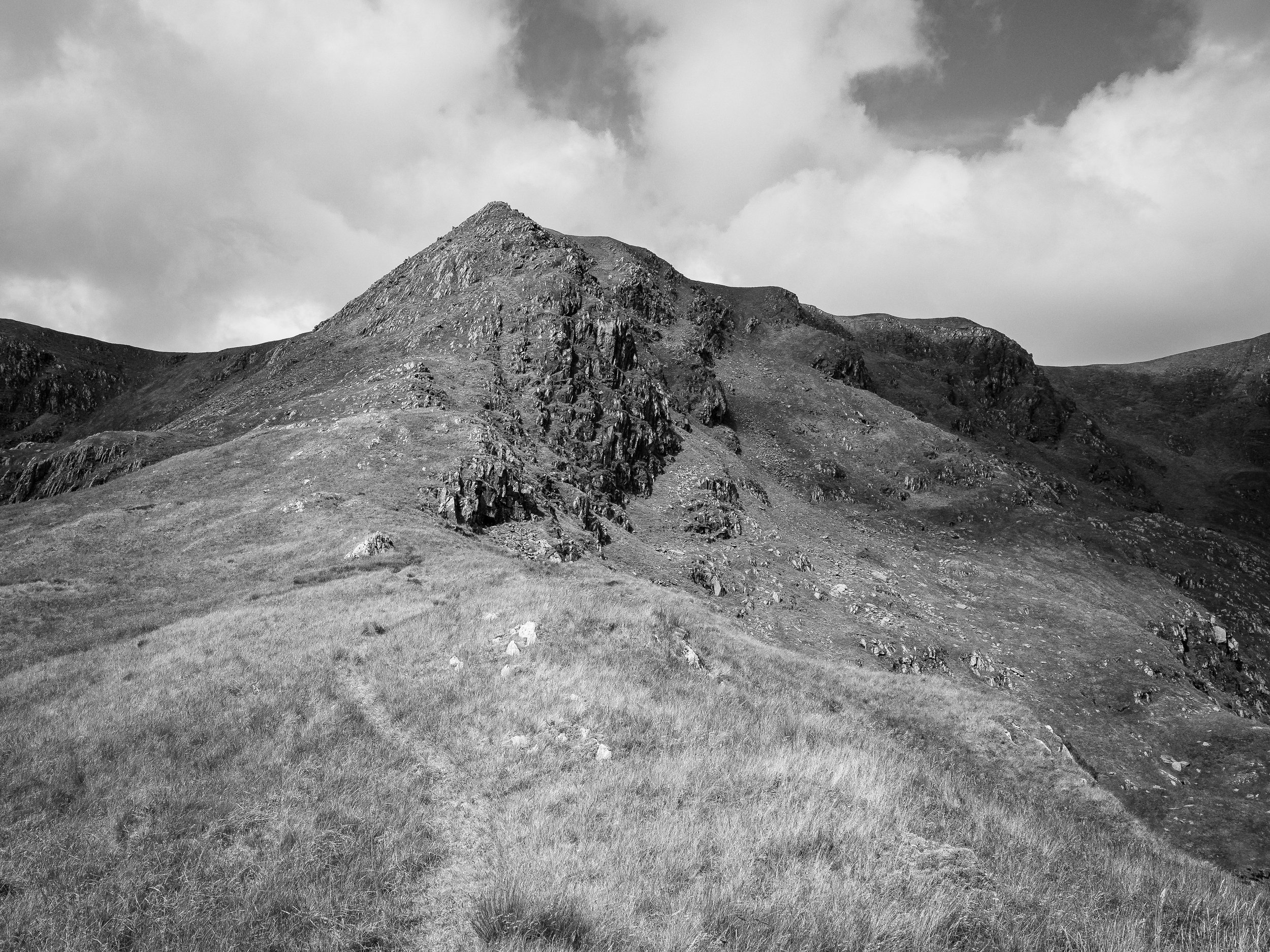 Peak View in Monochrome | Nethermost Pike