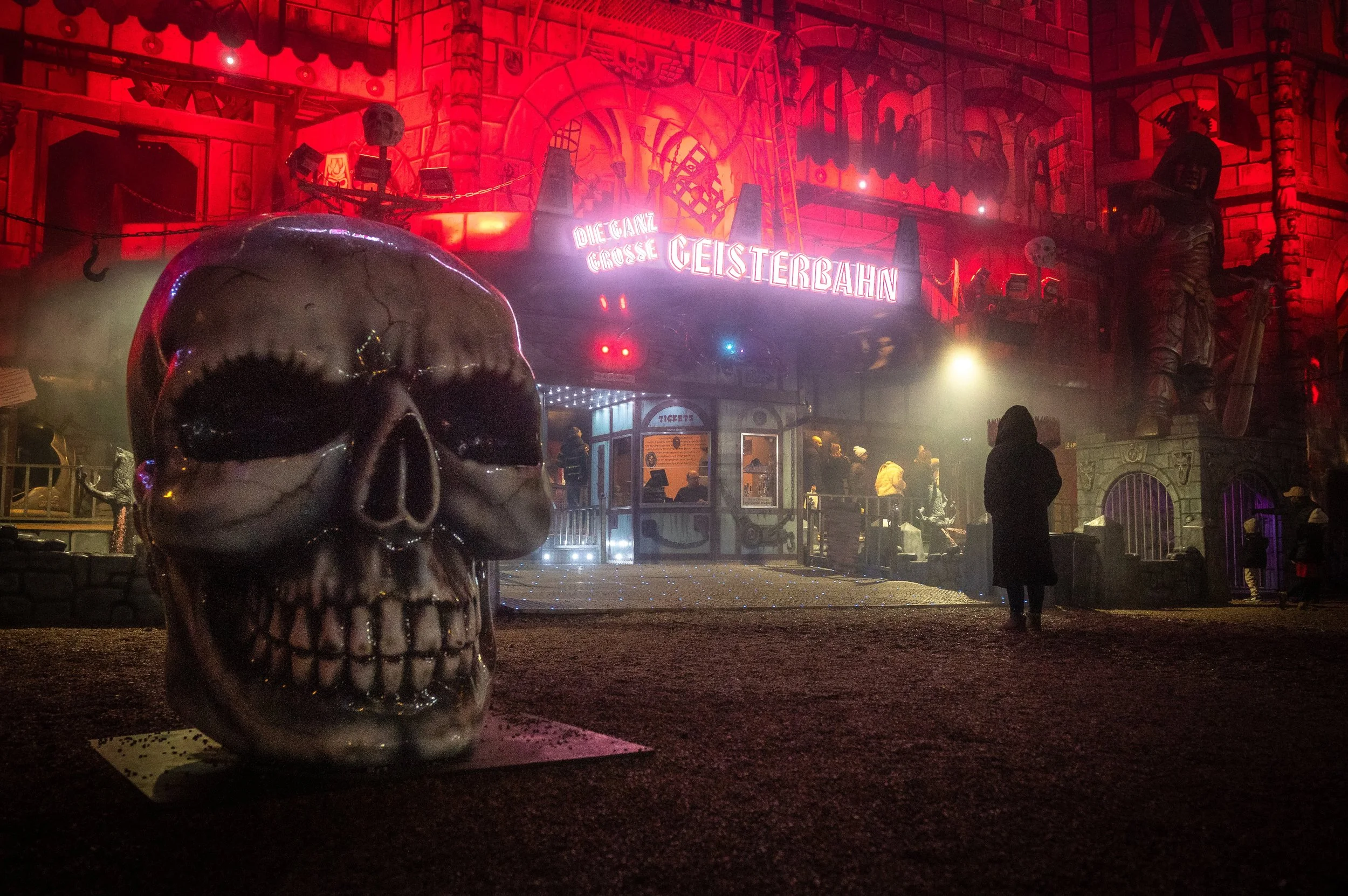   Christmas Eve Geisterhaus  | Street 