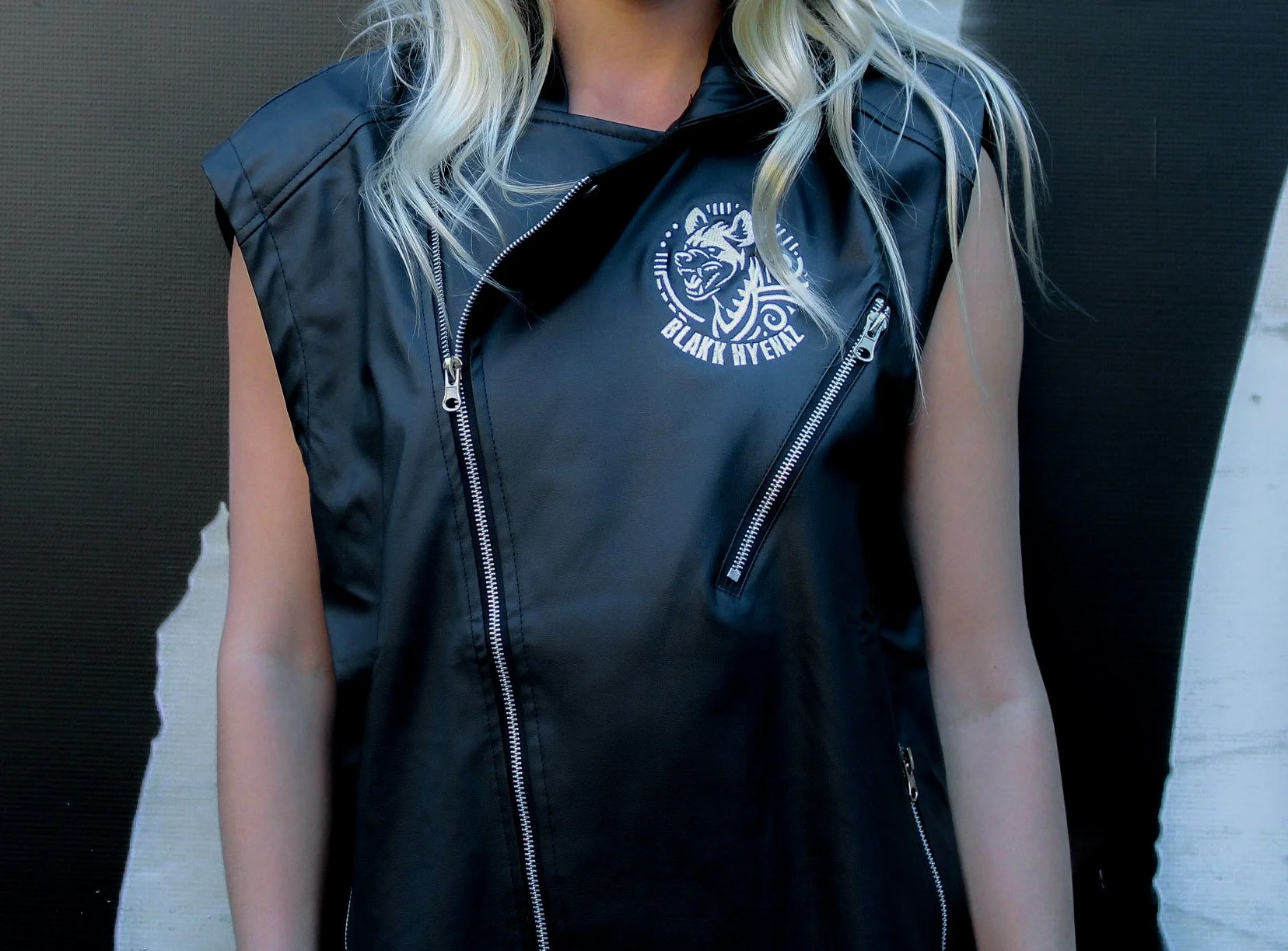 Hyenaz face leadher jacket west