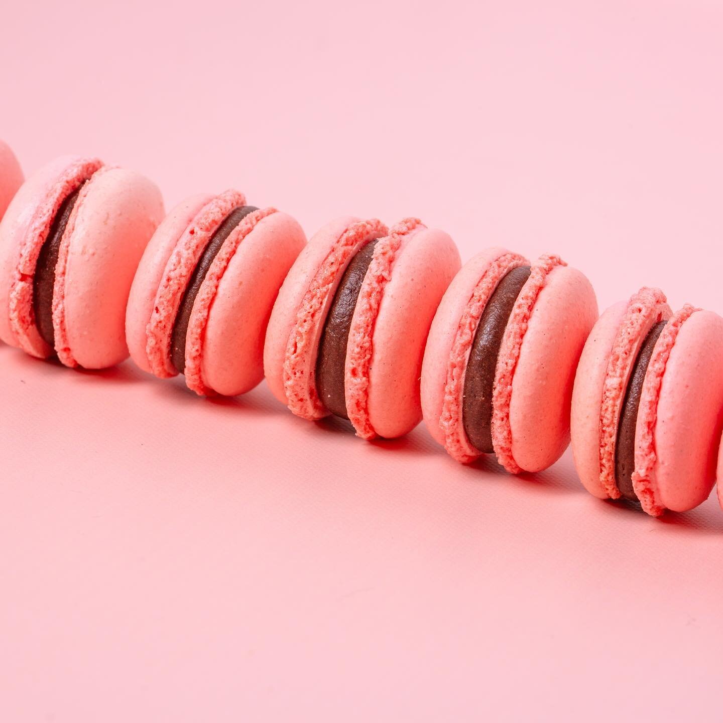 So close you can almost taste them. They were really delicious! @poppytons.patisserie #macarons #french #pastry #baking #dessert #frenchdessert #confections #sugar #valentinesday