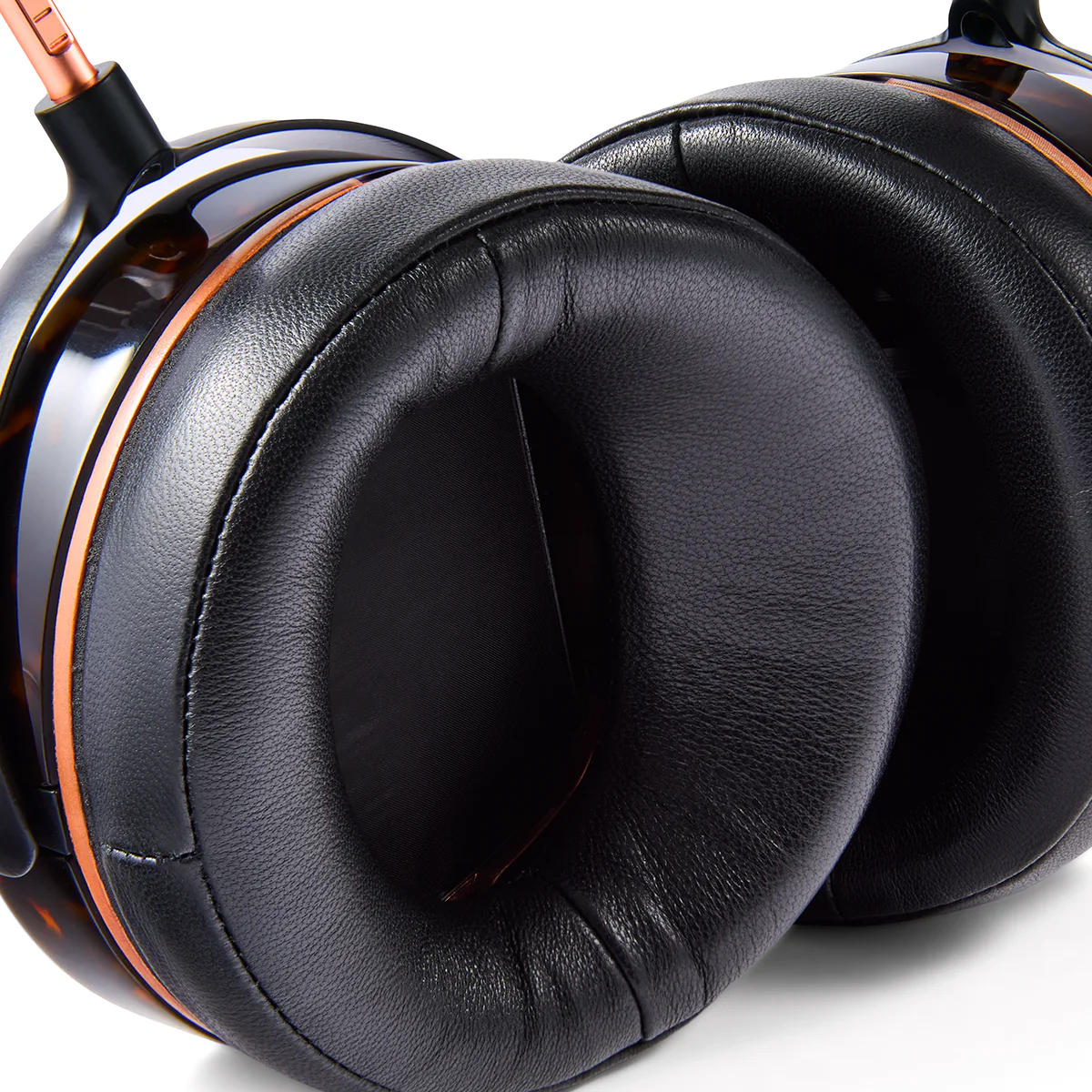 Audeze_LCD-5s(earpads).png
