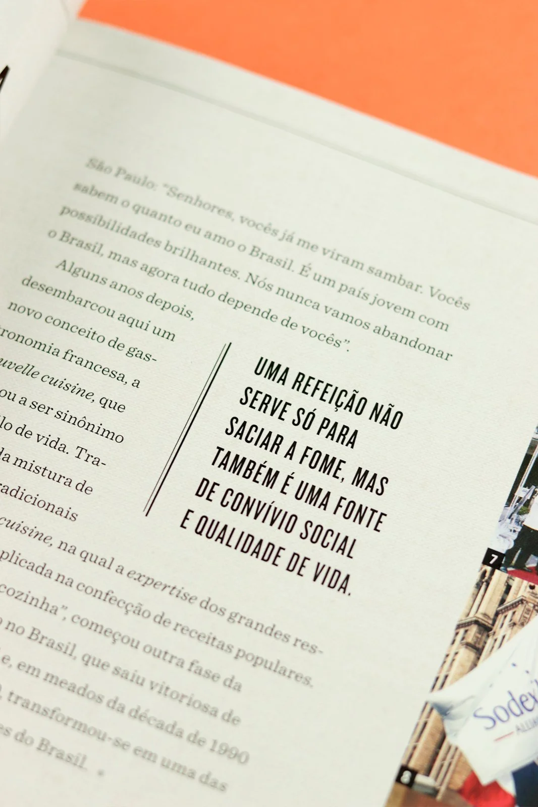 Página de revista ou folheto com texto em português, destacando a frase "Uma refeição não serve só para saciar a fome, mas também é uma fonte de convívio social e qualidade de vida". Ao lado, trecho de texto com referências à história do Brasil, incluindo a década de 1990.