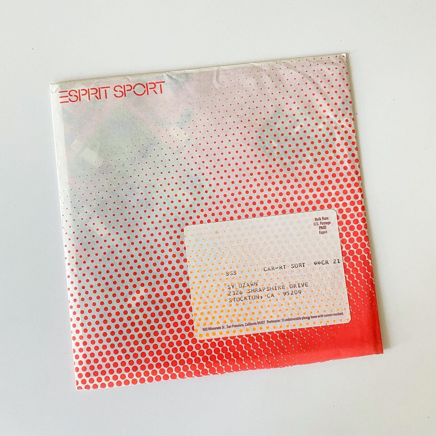Winter 1986 Esprit Sport catalog envelope. ❄️
.
.
.
.
.
.
.
.
.
#esprit #vintageesprit #espritthrowback #espritarchive #espritflashback #halftone #graphicdesign #envelope #catalog #mail #monday #80s #80sdesign #1986 #shipping #square