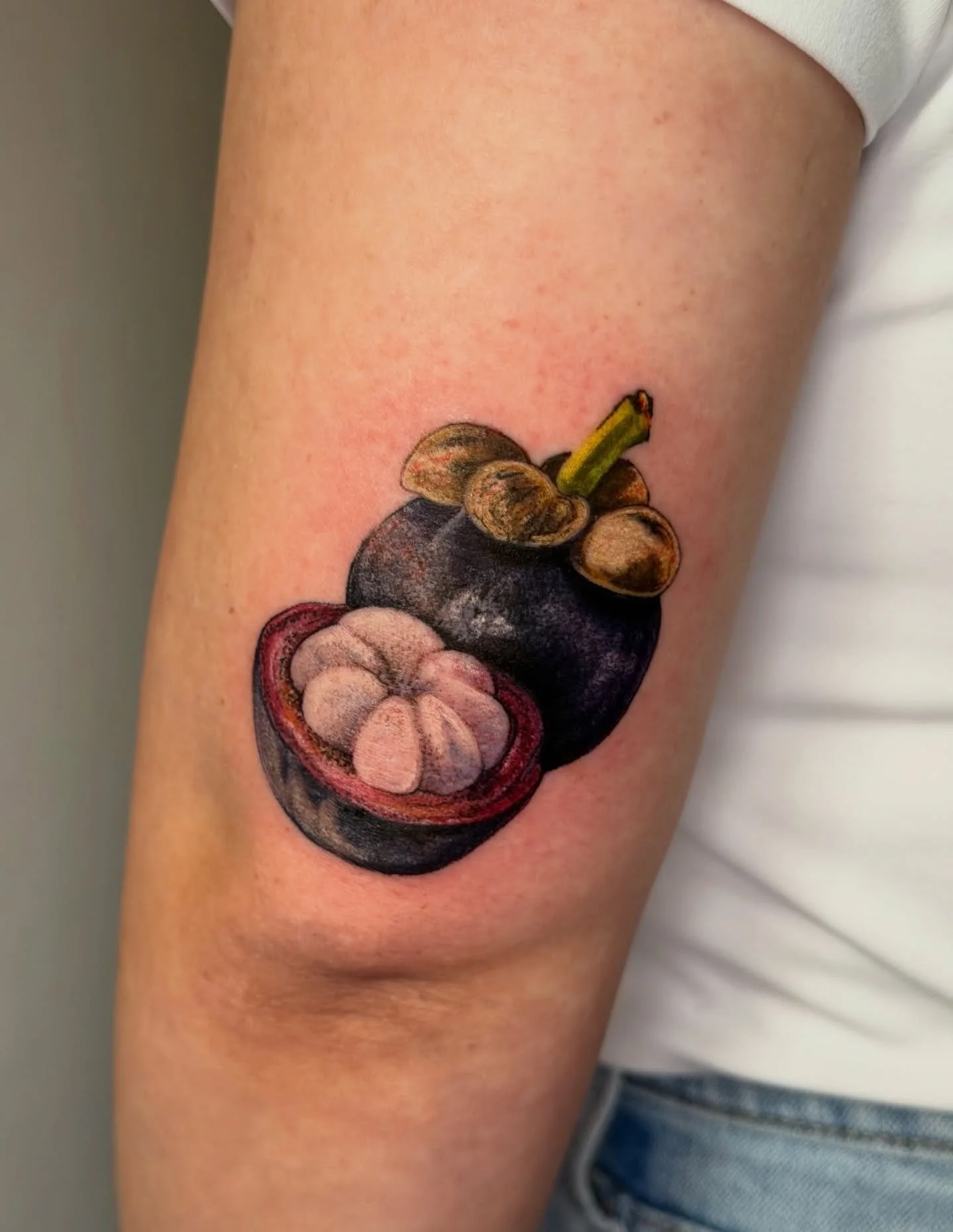 a fresh mangosteen and a healed persimmon ✨🫶🏻

i love love love being able to see my healed work come back to me, especially when it&rsquo;s from 5 years ago! and no touch ups! 

it&rsquo;s you beautiful and gorgeous people that keep returning to m