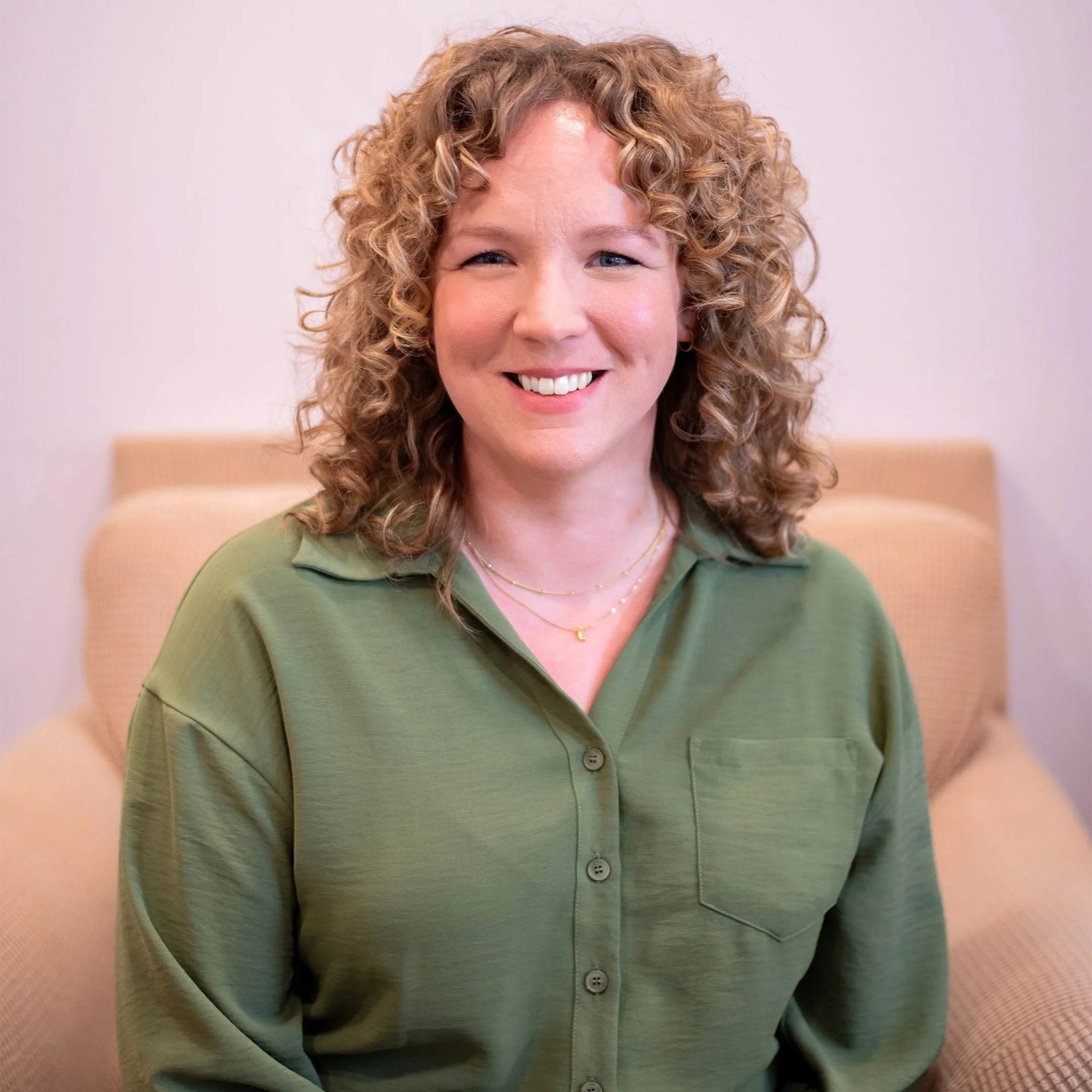 Hollie Anderson, graduate intern therapist at Radiant Mind Wellness providing affordable mental health care