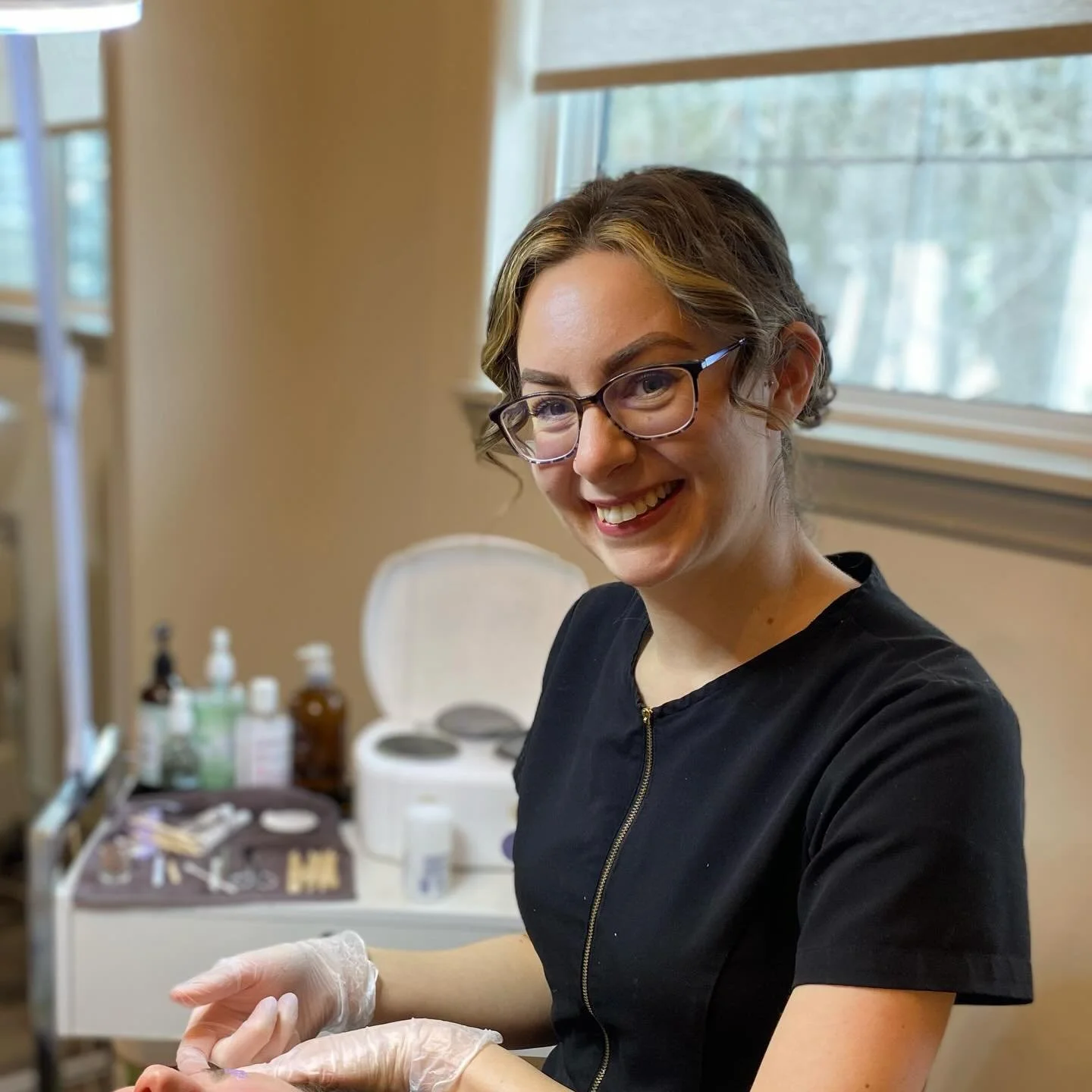 Help us wish Emily a happy UL anniversary this week! 🎉

Em, we are so lucky to have had you at the heart of this team for so long. Thank you from your clients and coworkers alike for the amazing facials and free therapy. 😂

We love you!